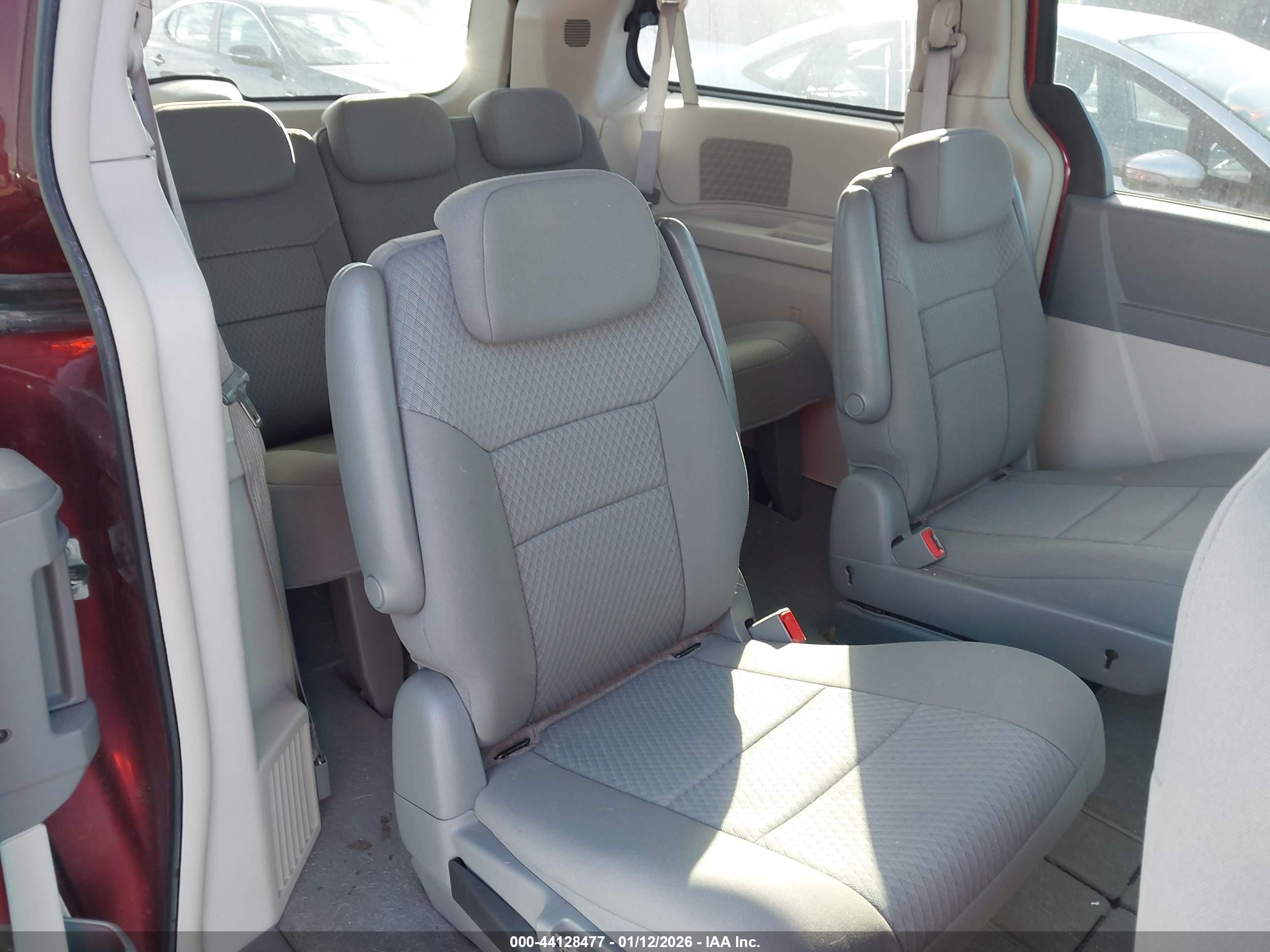 CHRYSLER TOWN image 8