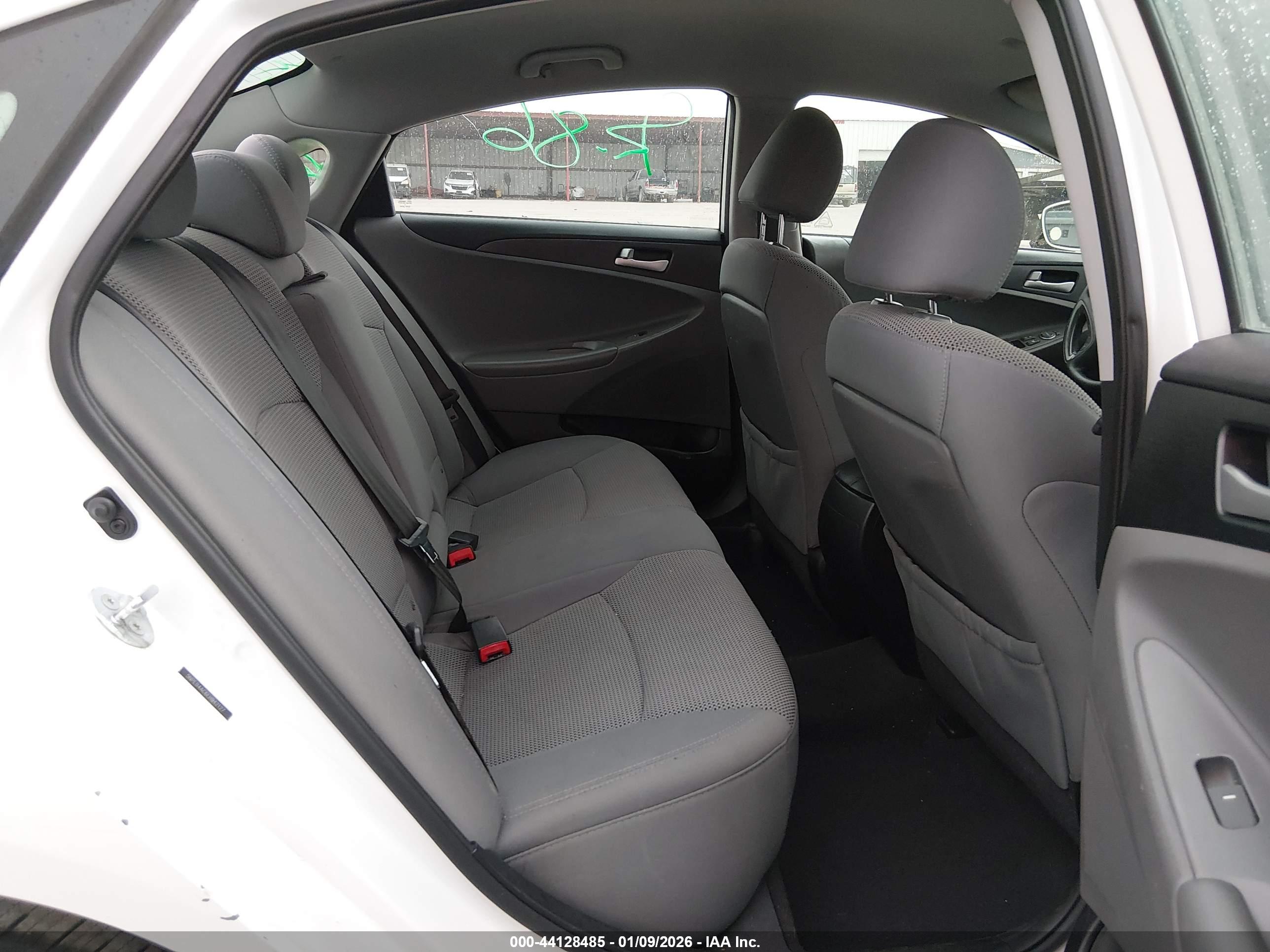 HYUNDAI SONATA image 8