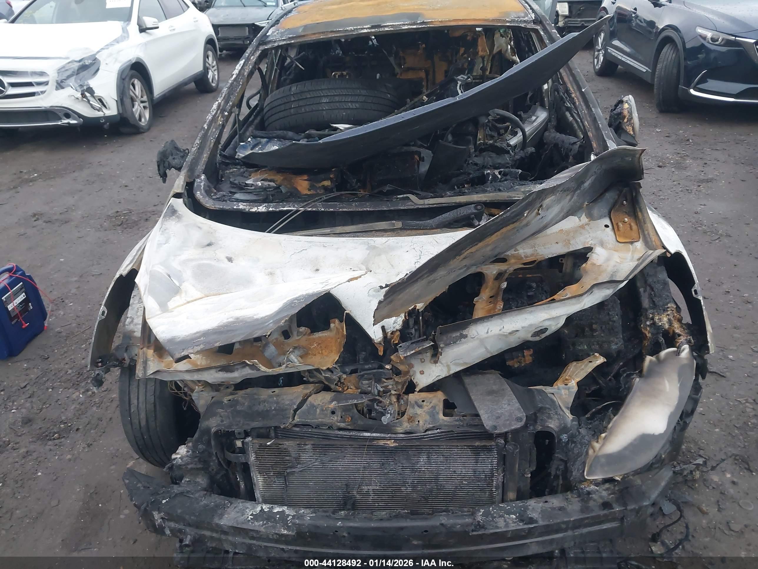 HYUNDAI ELANTRA image 10