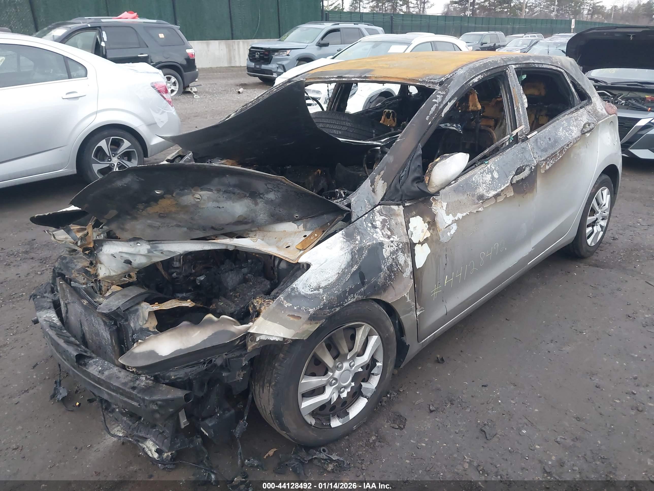 HYUNDAI ELANTRA image 2