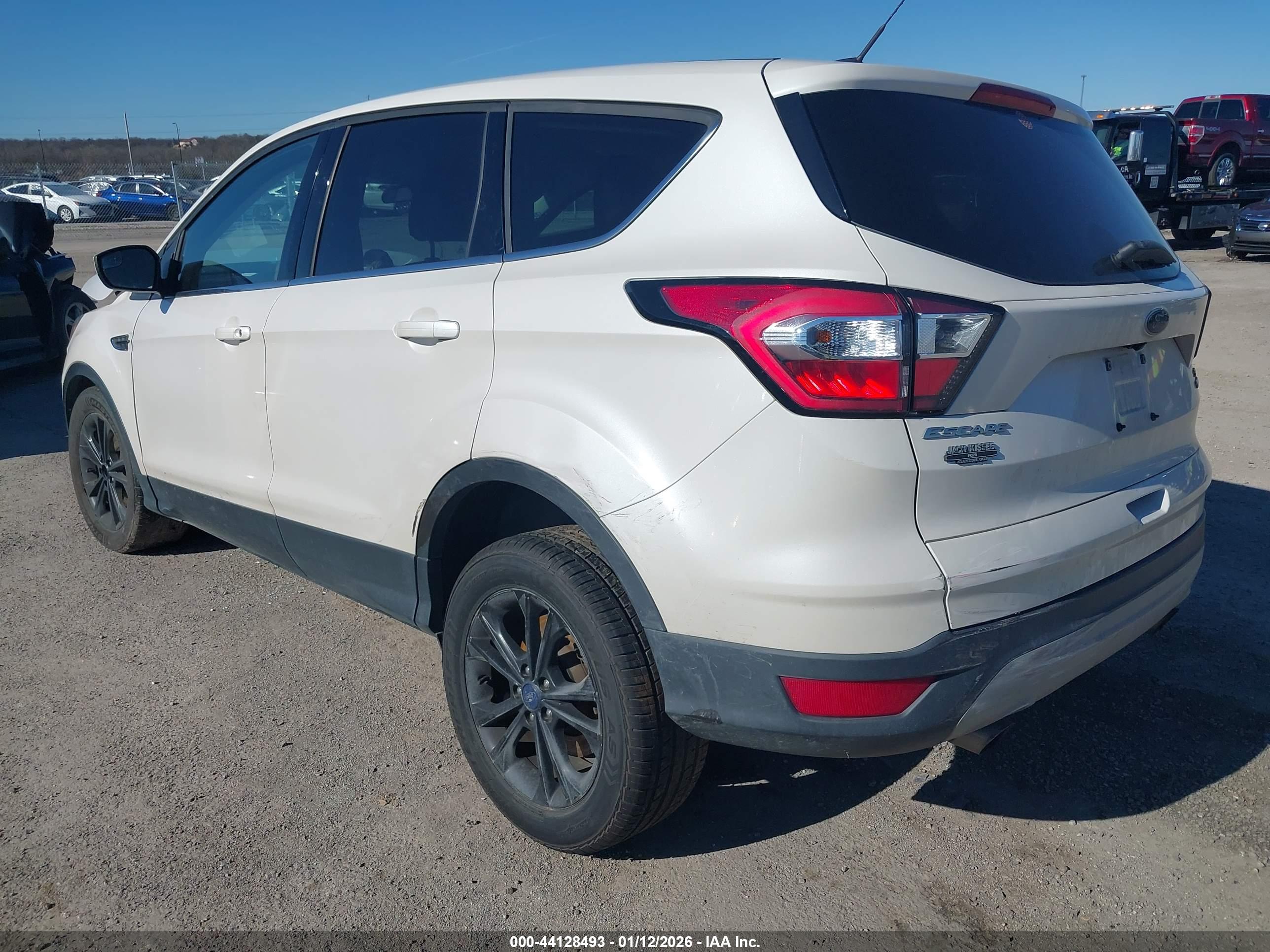 FORD ESCAPE image 3
