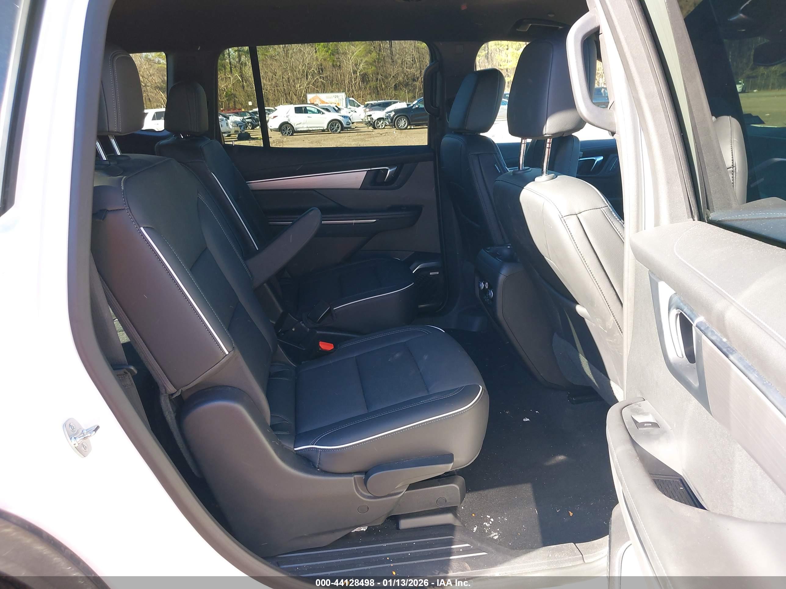 BUICK ENCLAVE image 8