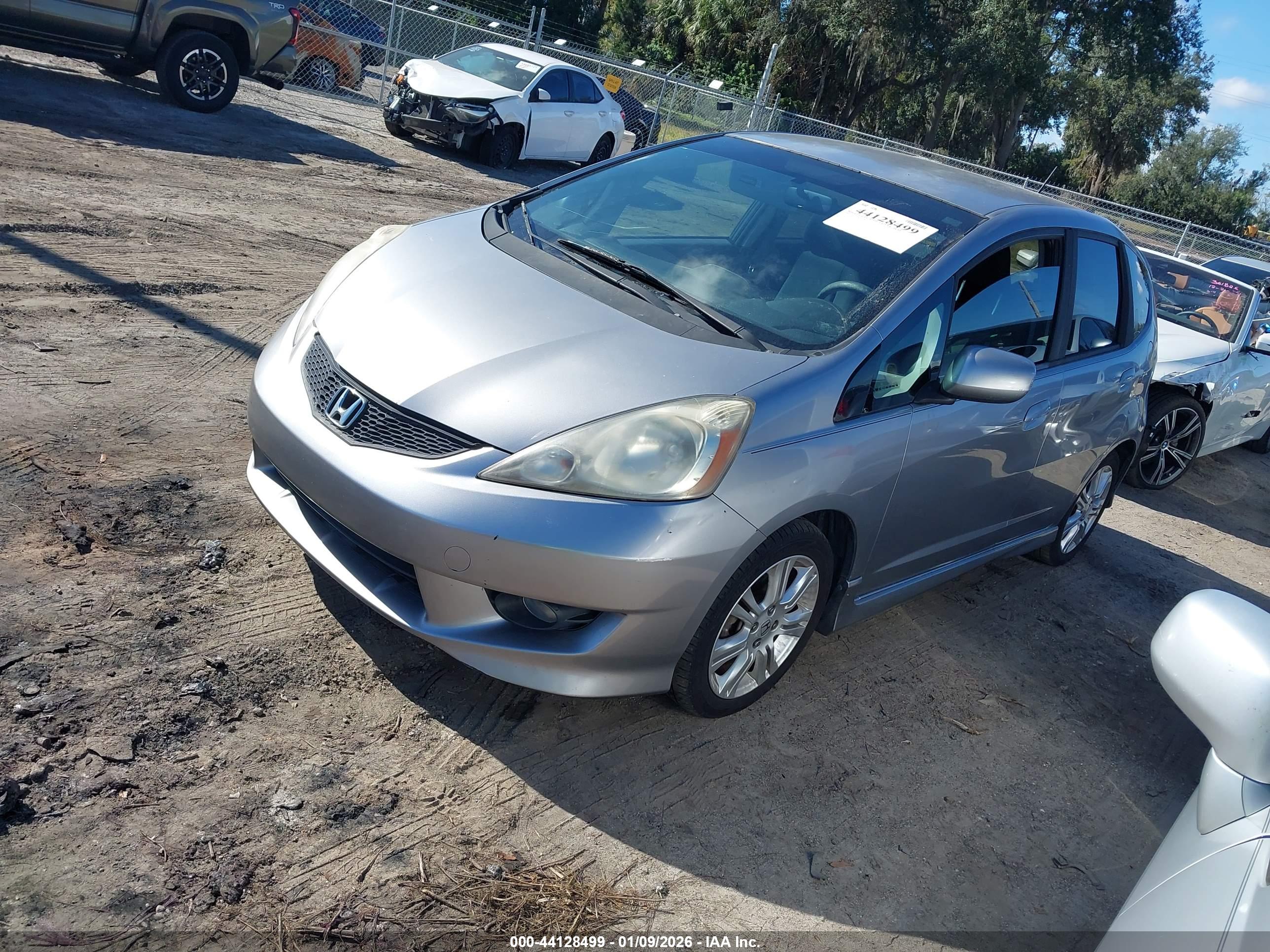 HONDA FIT image 2