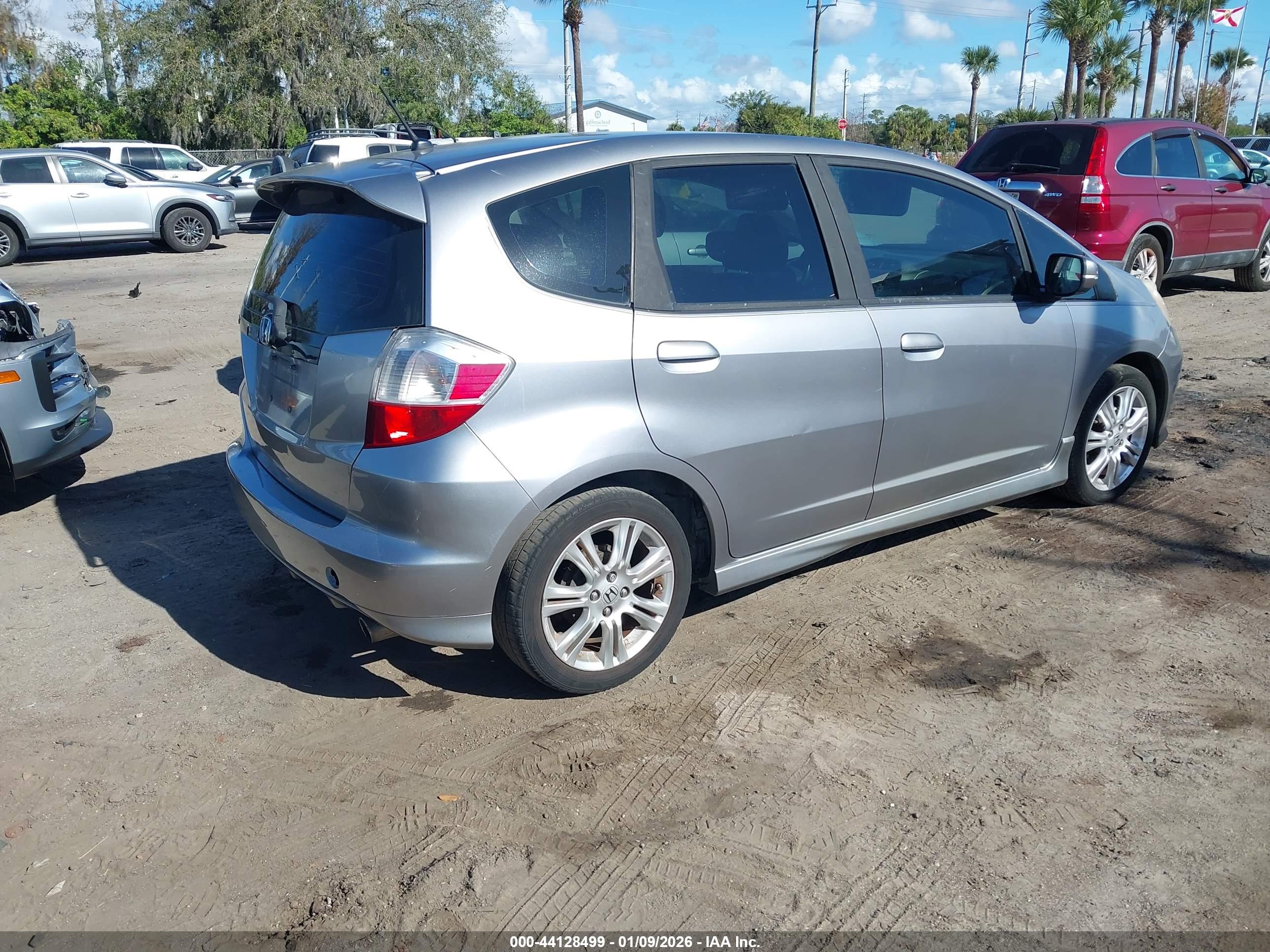 HONDA FIT image 4