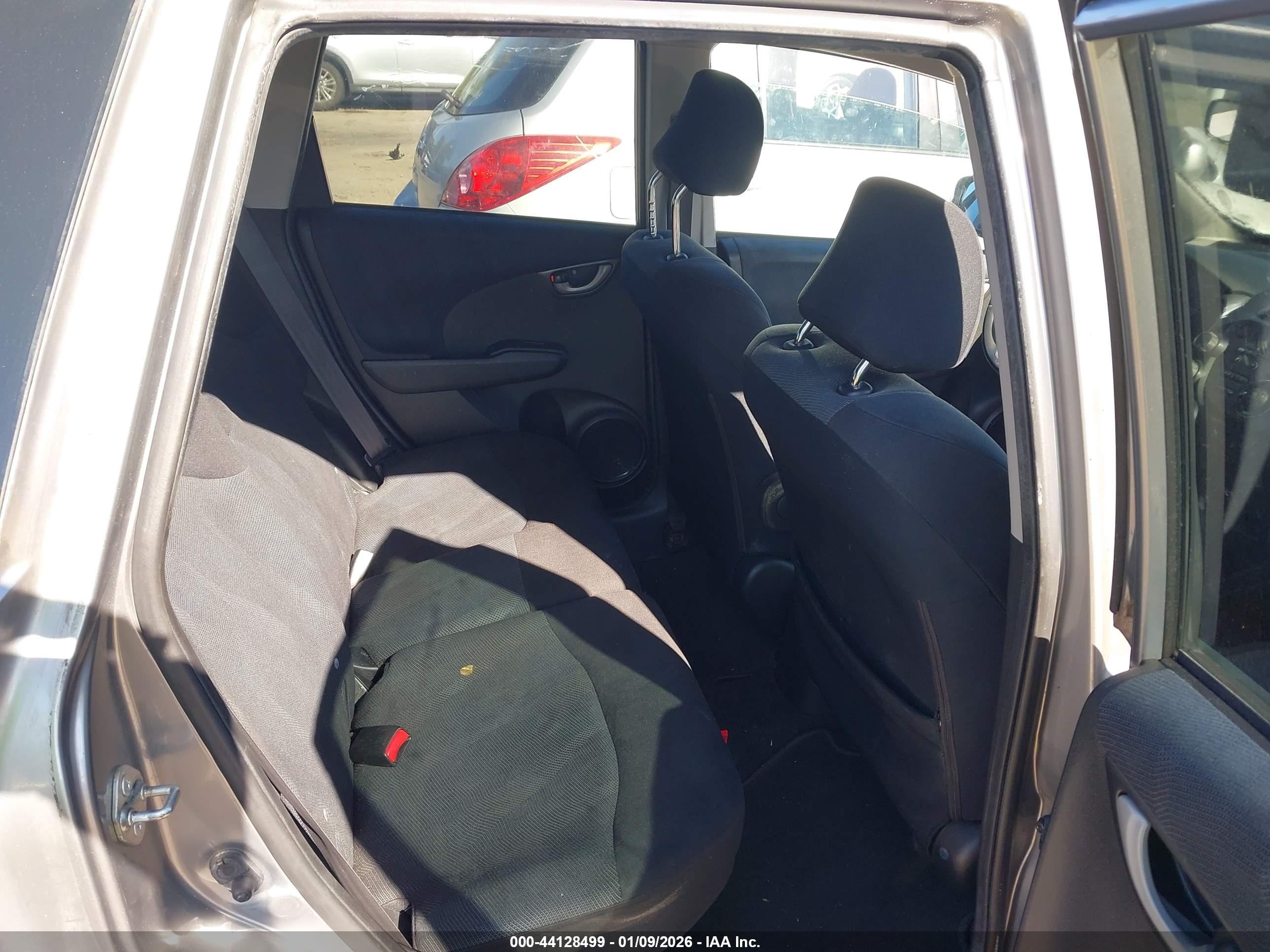 HONDA FIT image 8