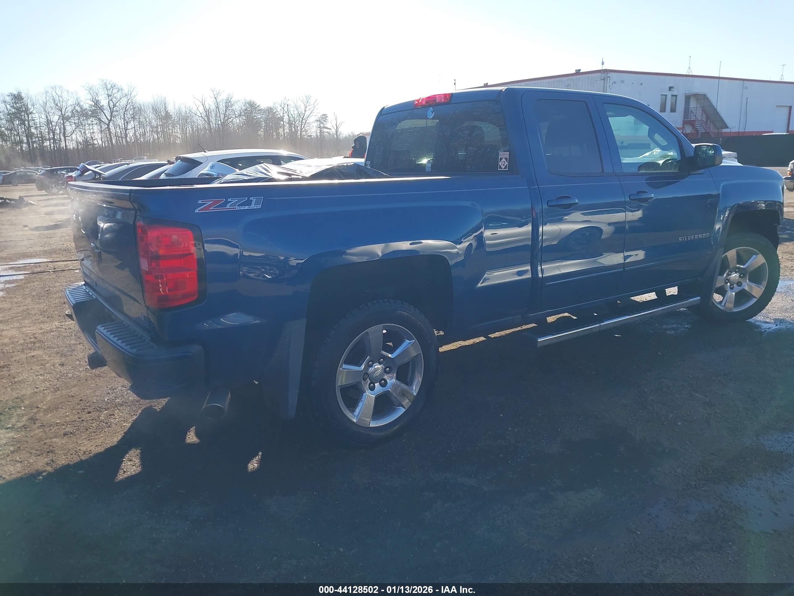 CHEVROLET SILVERADO image 4