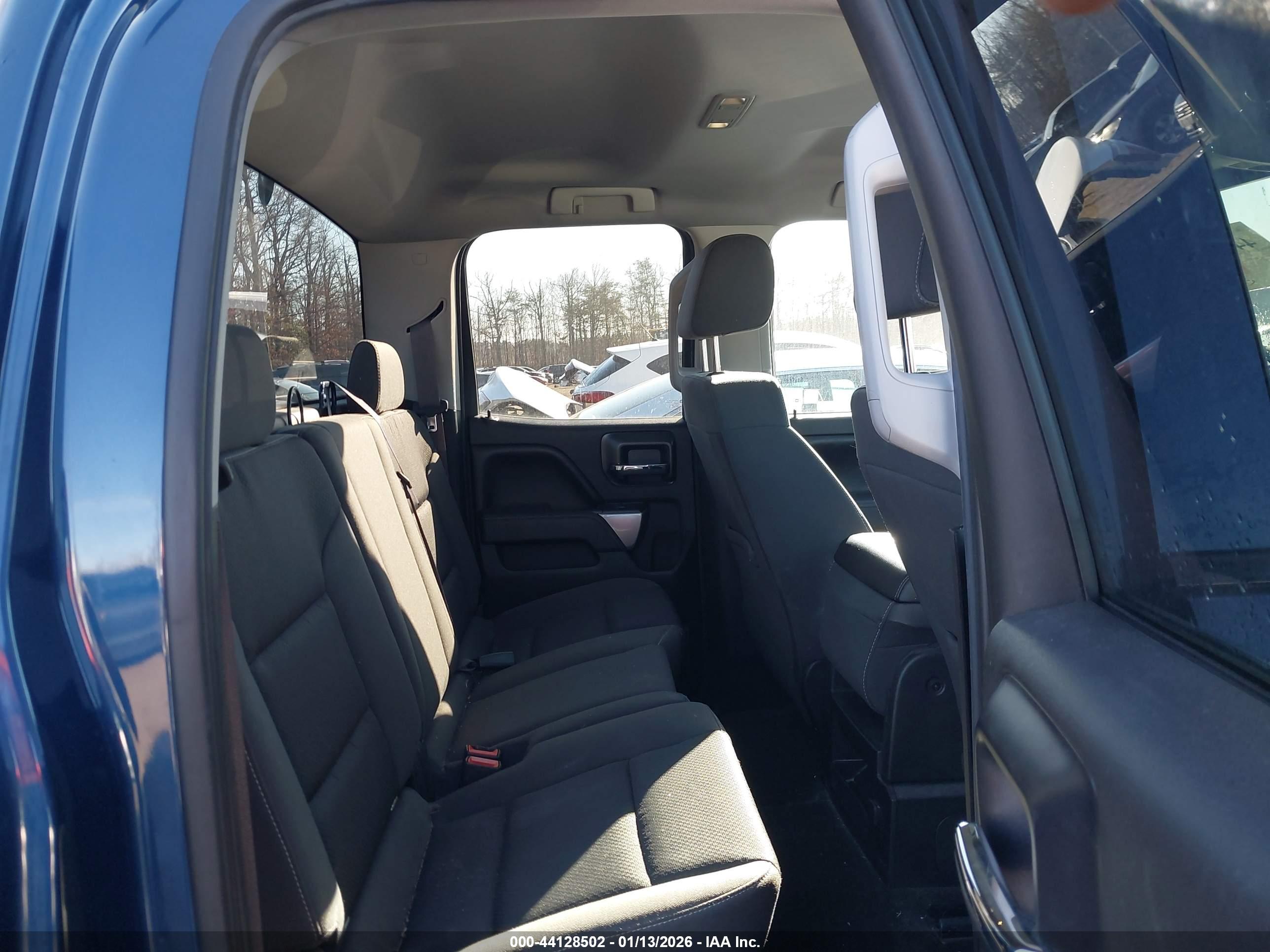 CHEVROLET SILVERADO image 8