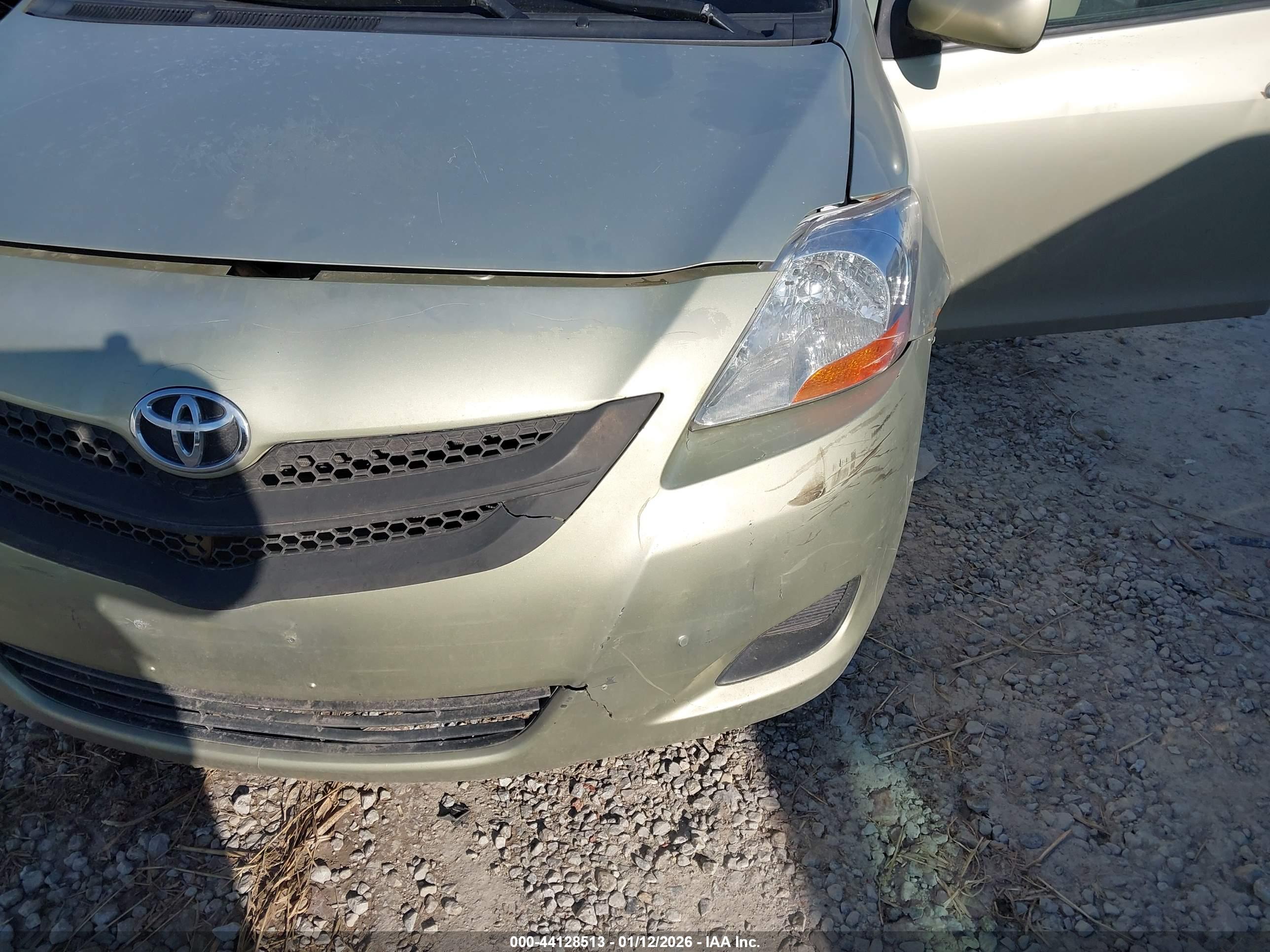TOYOTA YARIS image 6