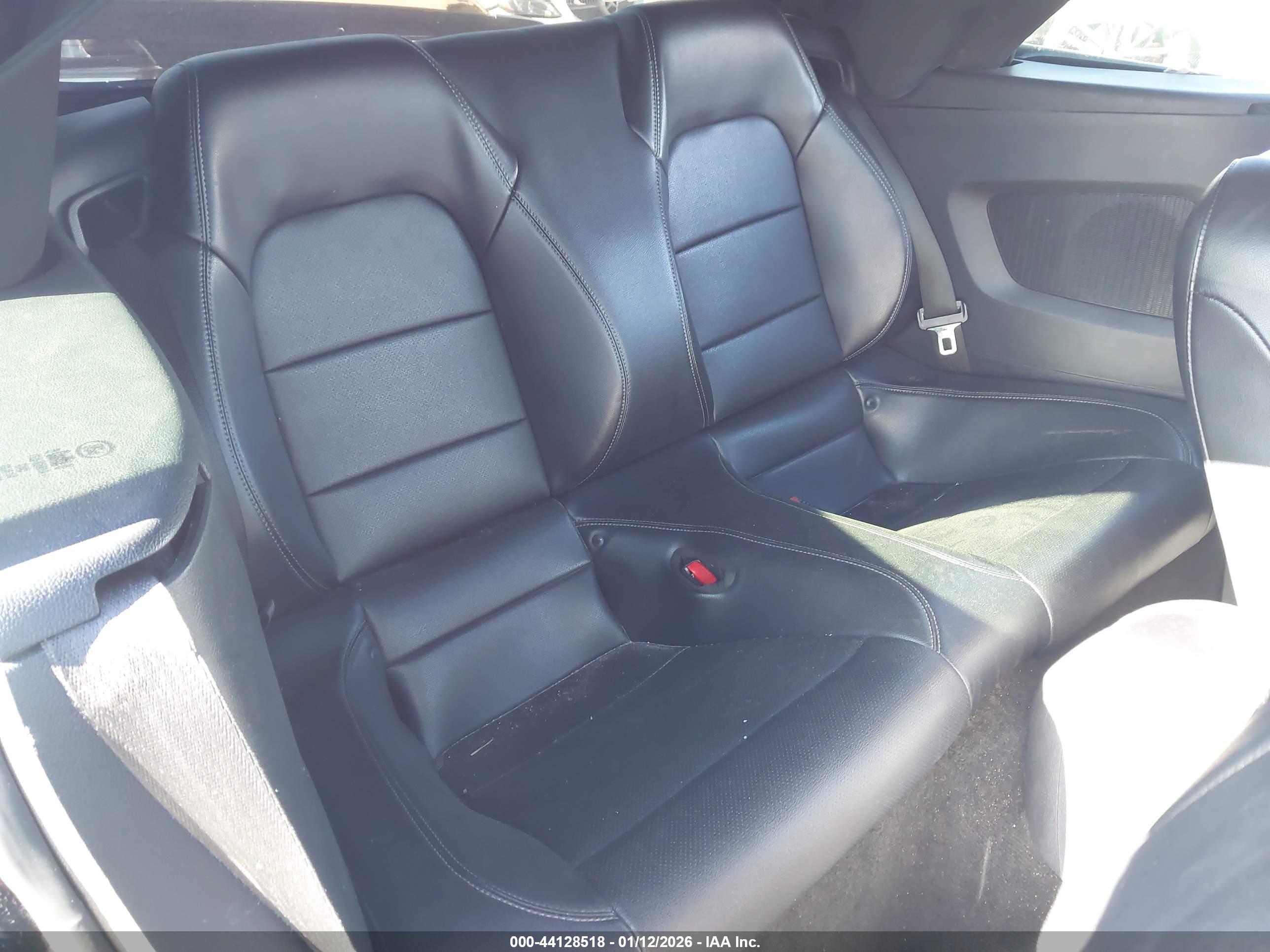 FORD MUSTANG image 8