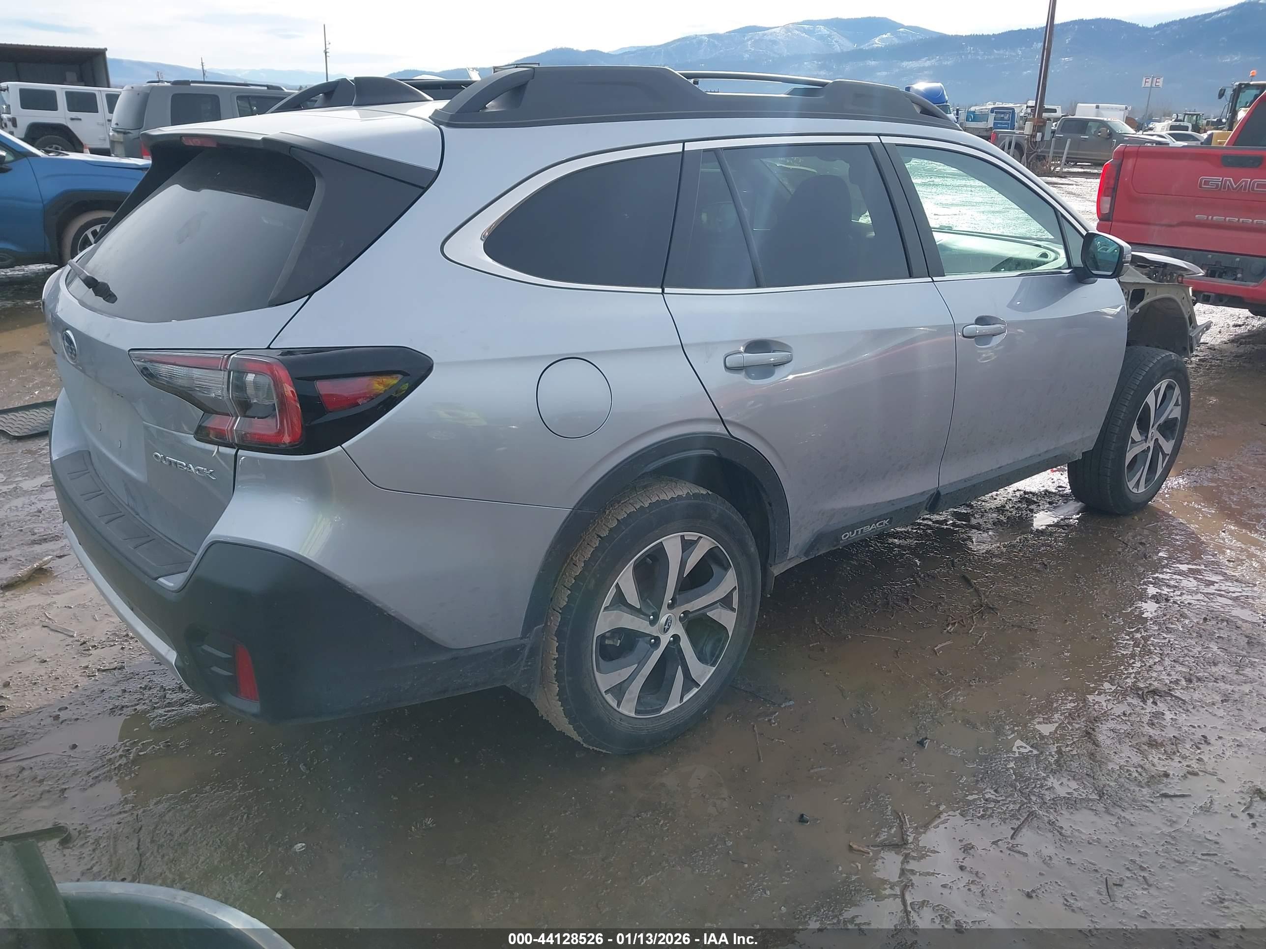 SUBARU OUTBACK image 4