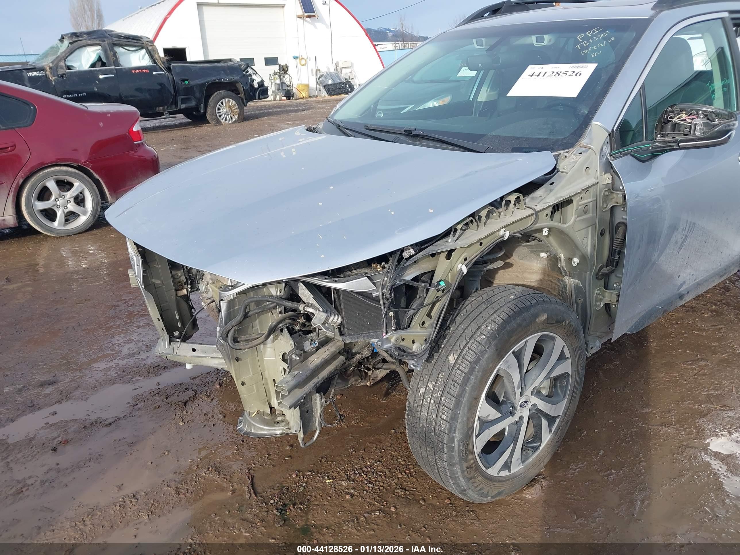 SUBARU OUTBACK image 6