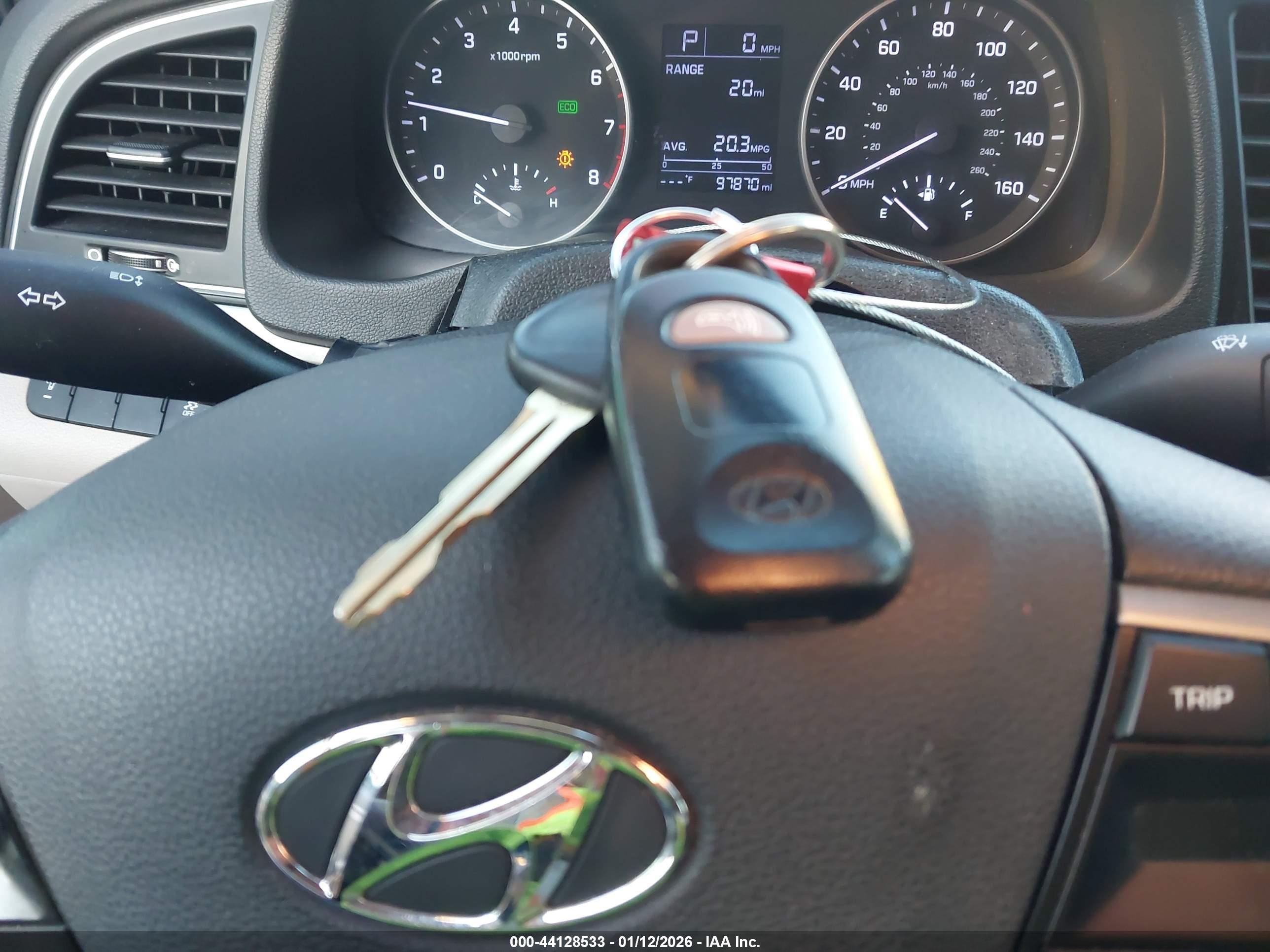 HYUNDAI ELANTRA image 11