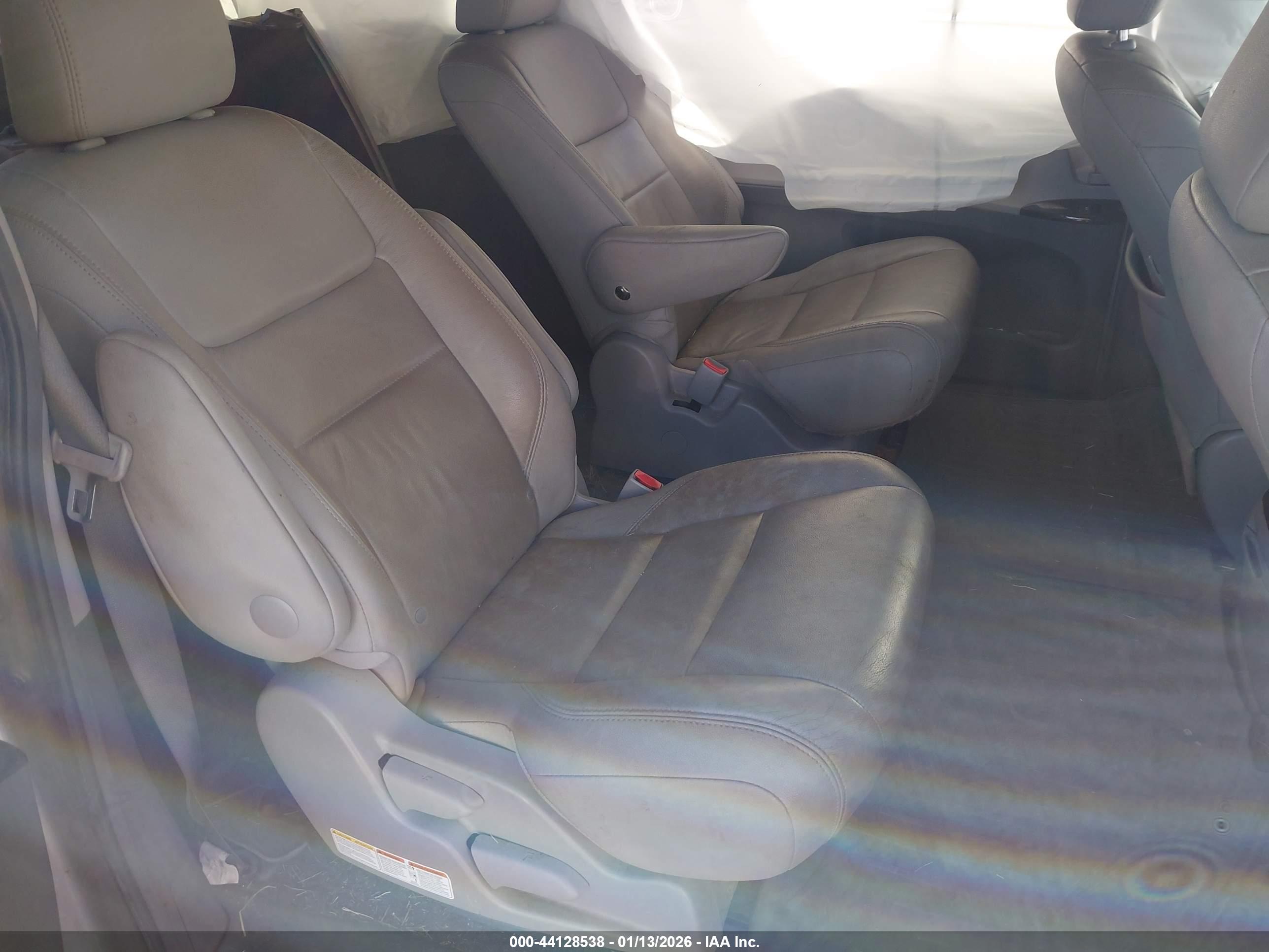 TOYOTA SIENNA image 8