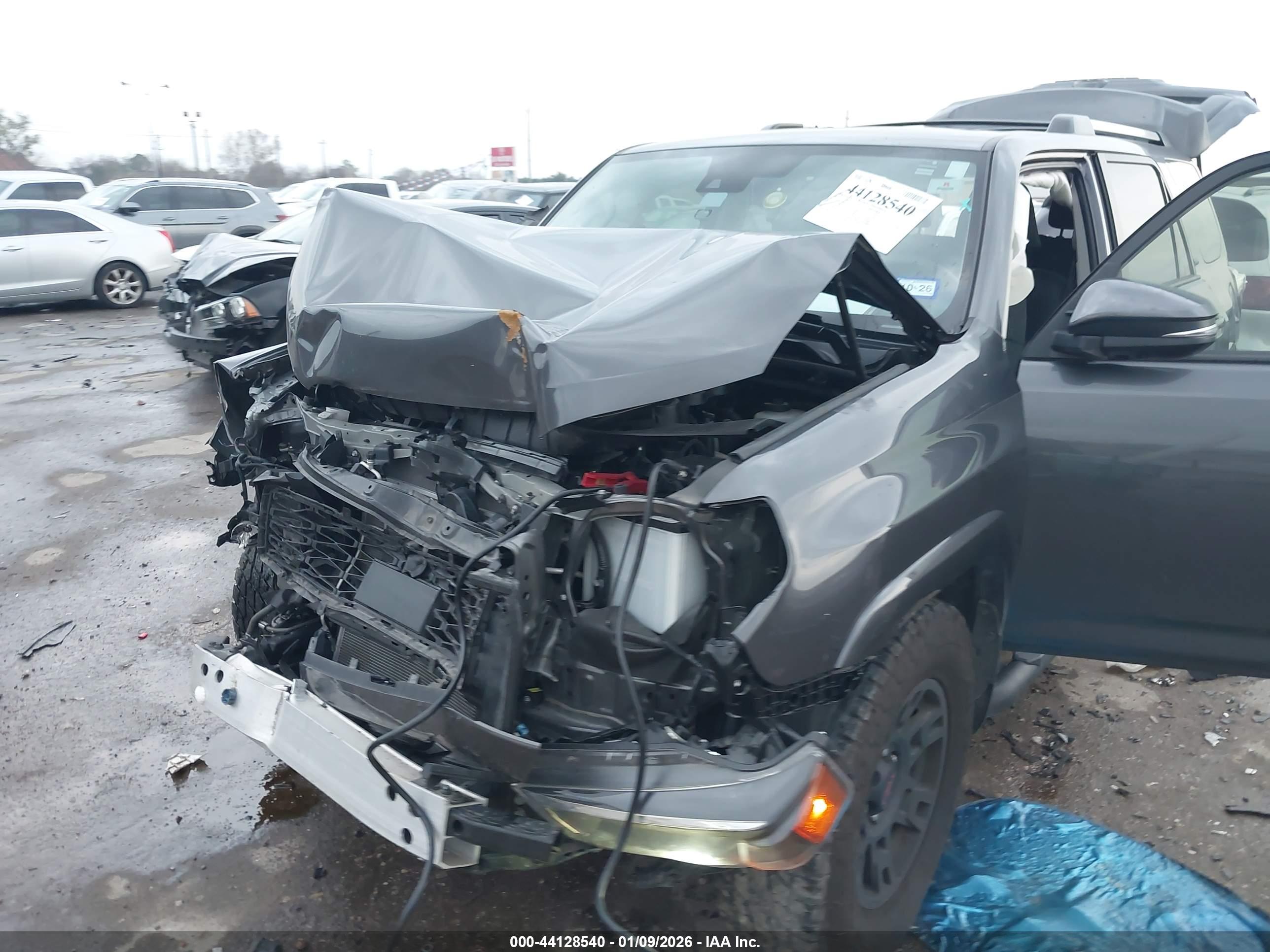 TOYOTA 4RUNNER image 6