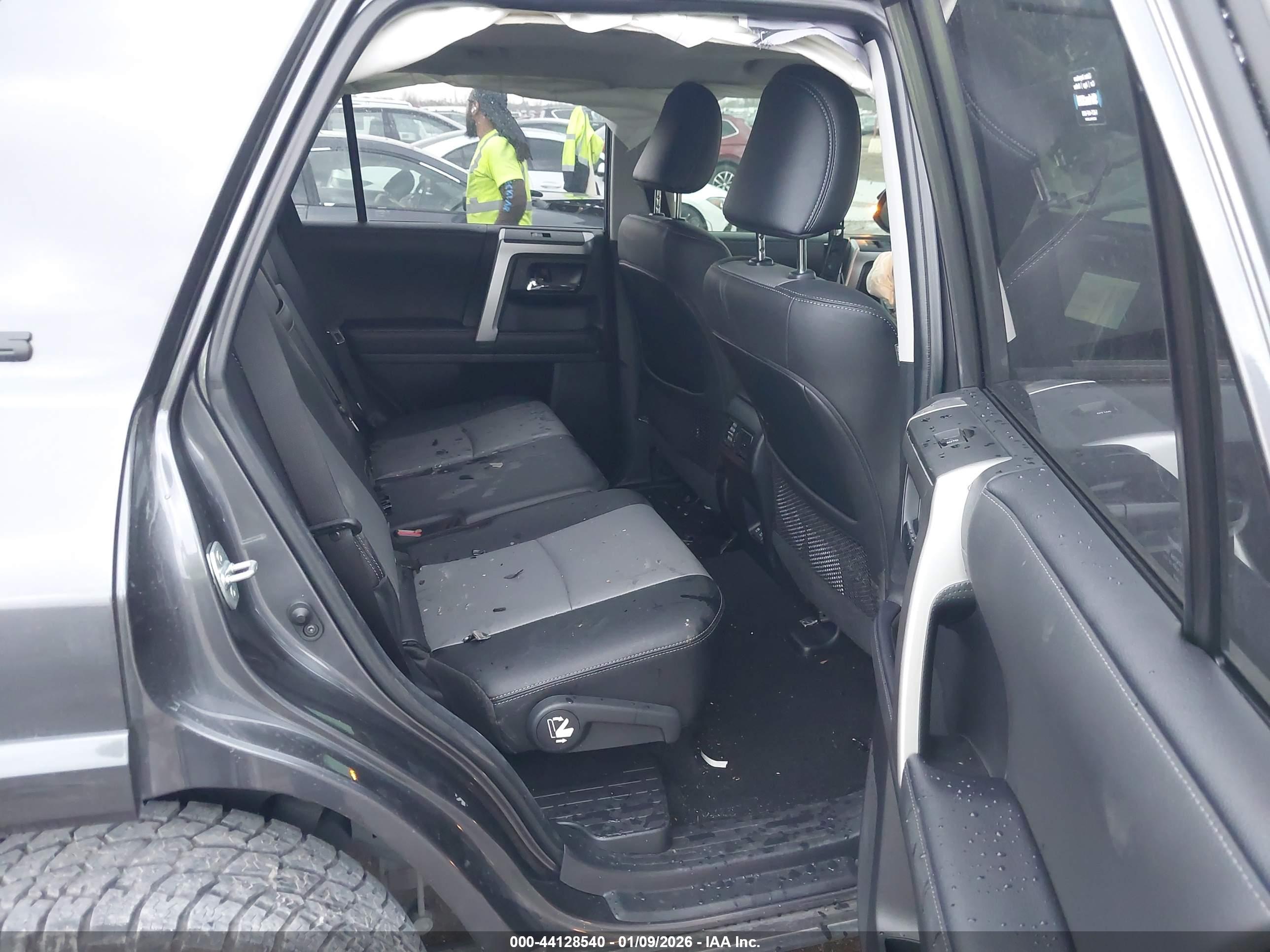 TOYOTA 4RUNNER image 8