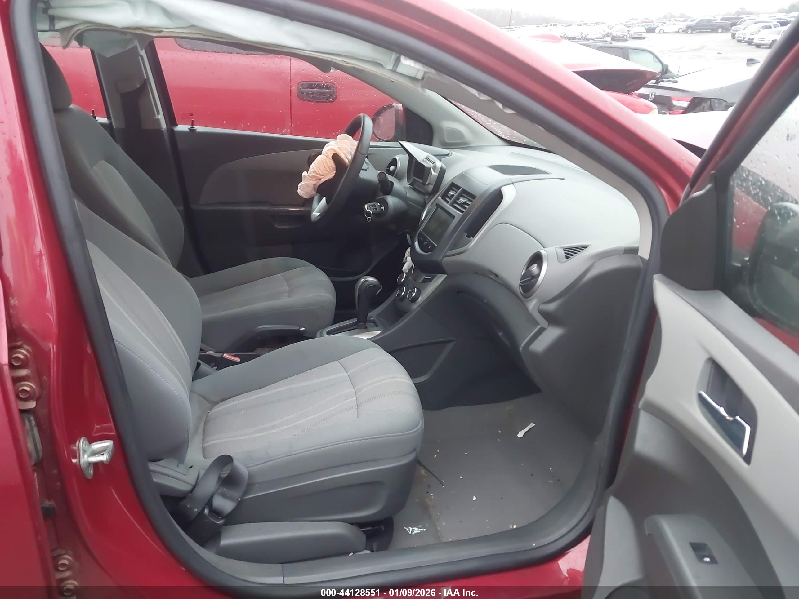 CHEVROLET SONIC image 5