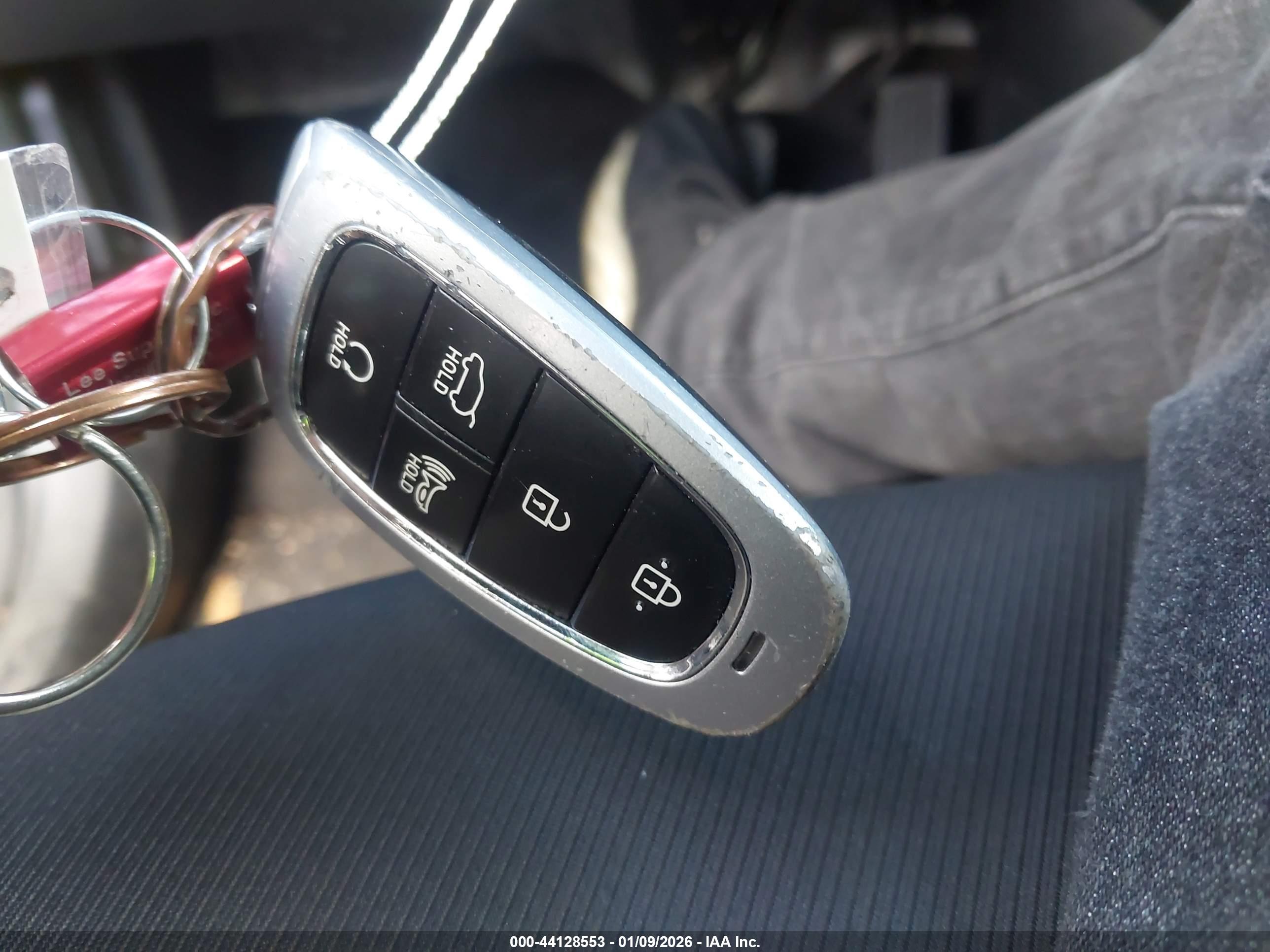 HYUNDAI TUCSON image 11