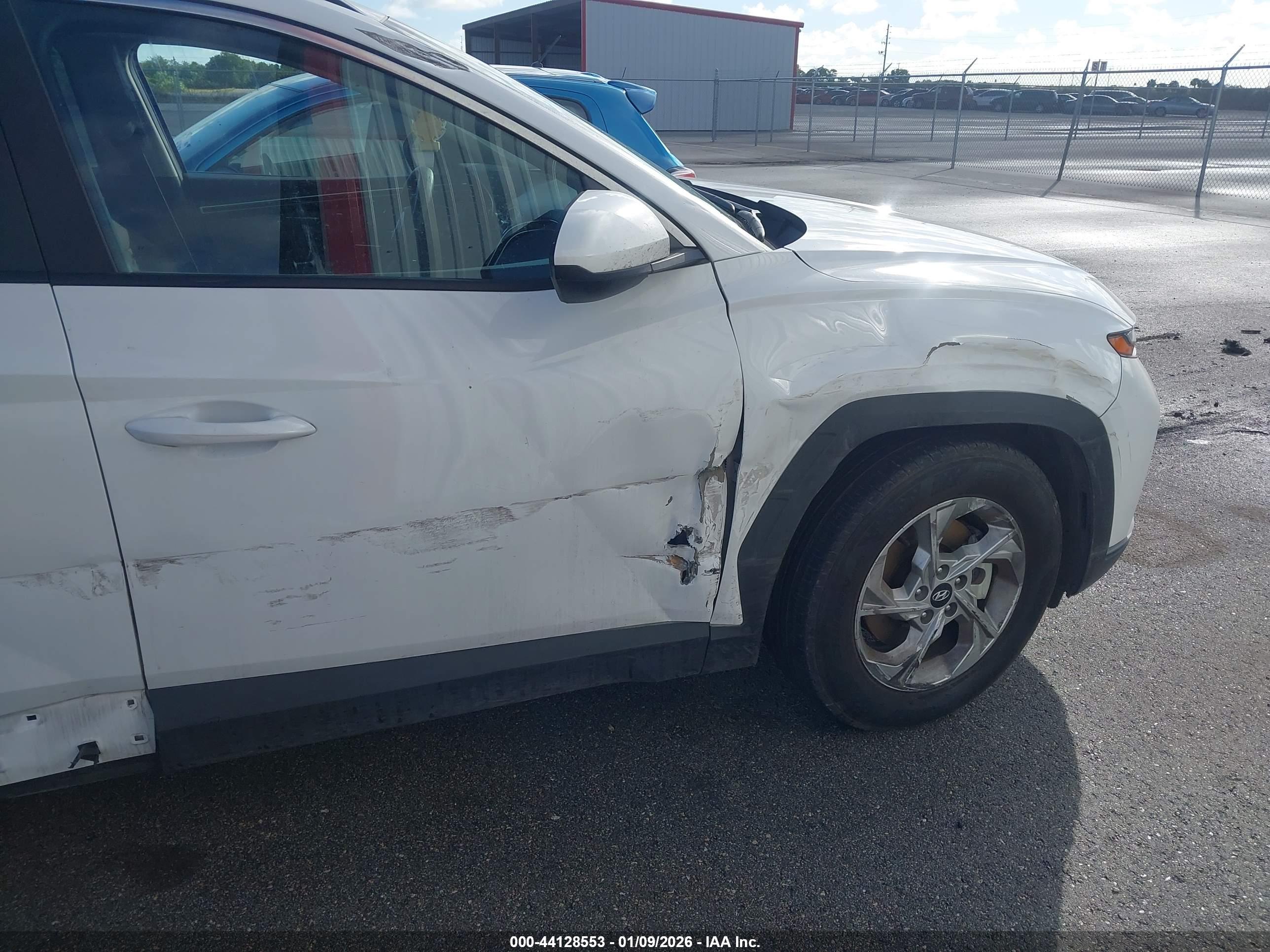 HYUNDAI TUCSON image 6