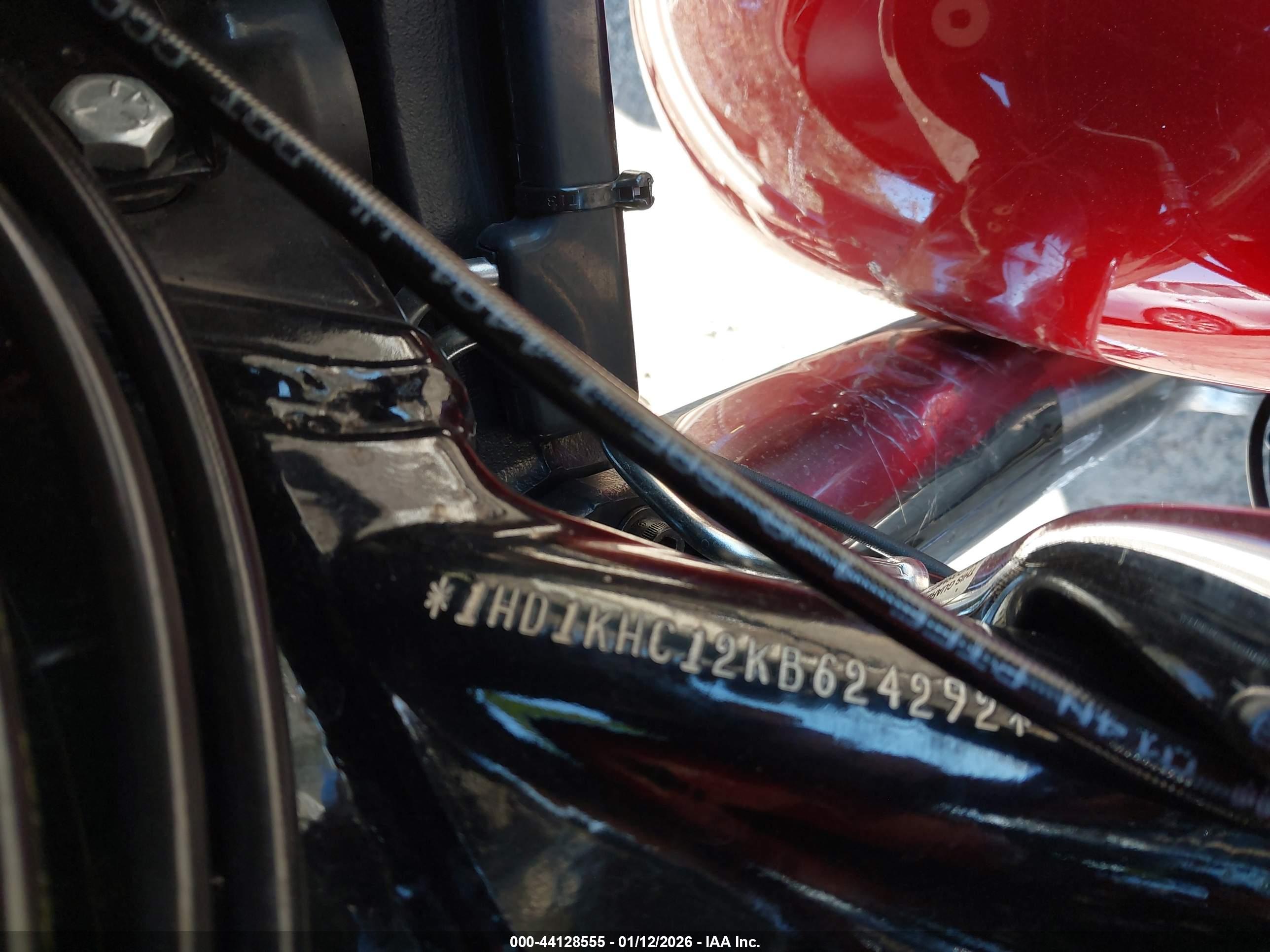 HARLEY-DAVIDSON FLTRX image 10