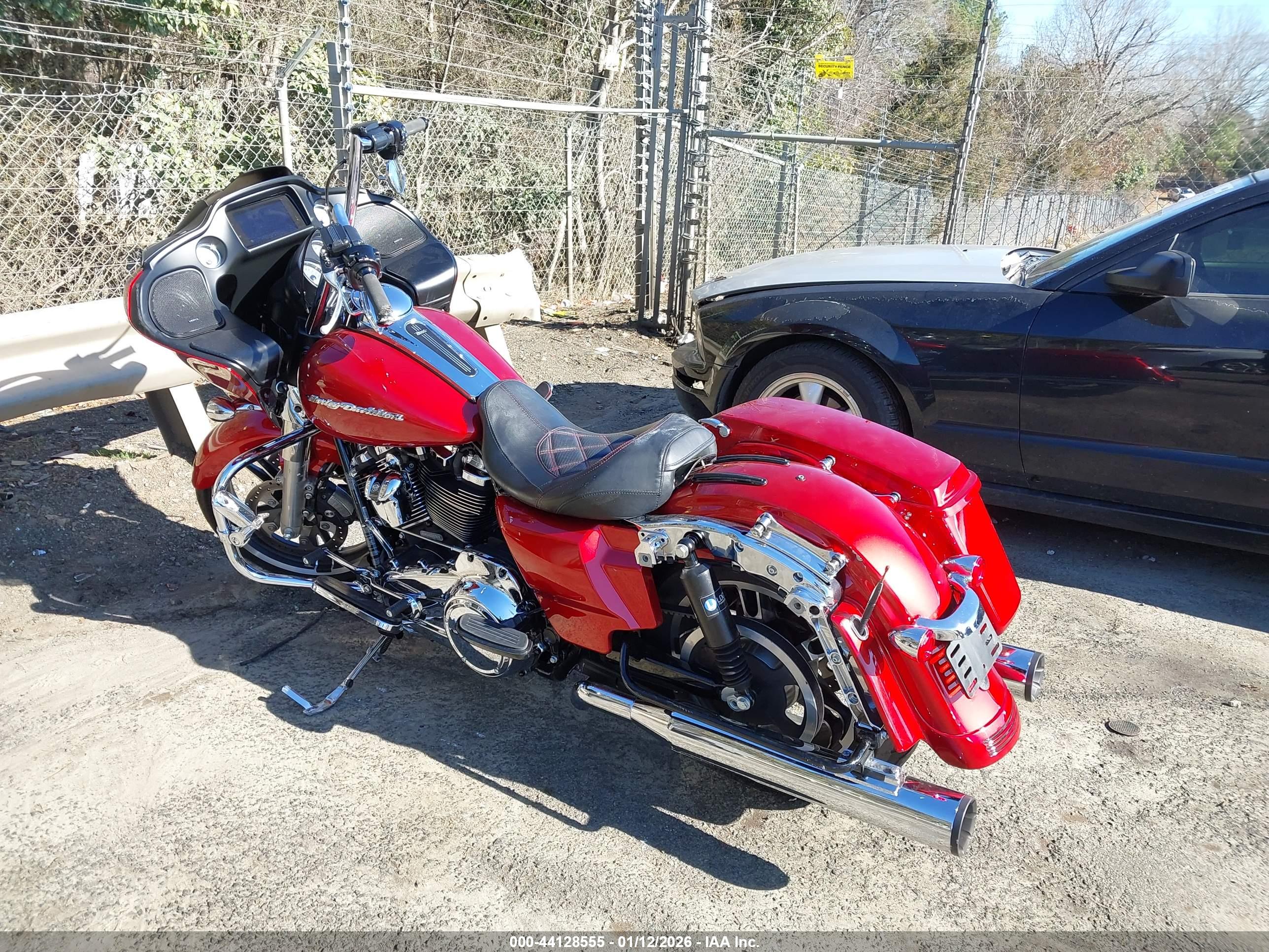 HARLEY-DAVIDSON FLTRX image 3