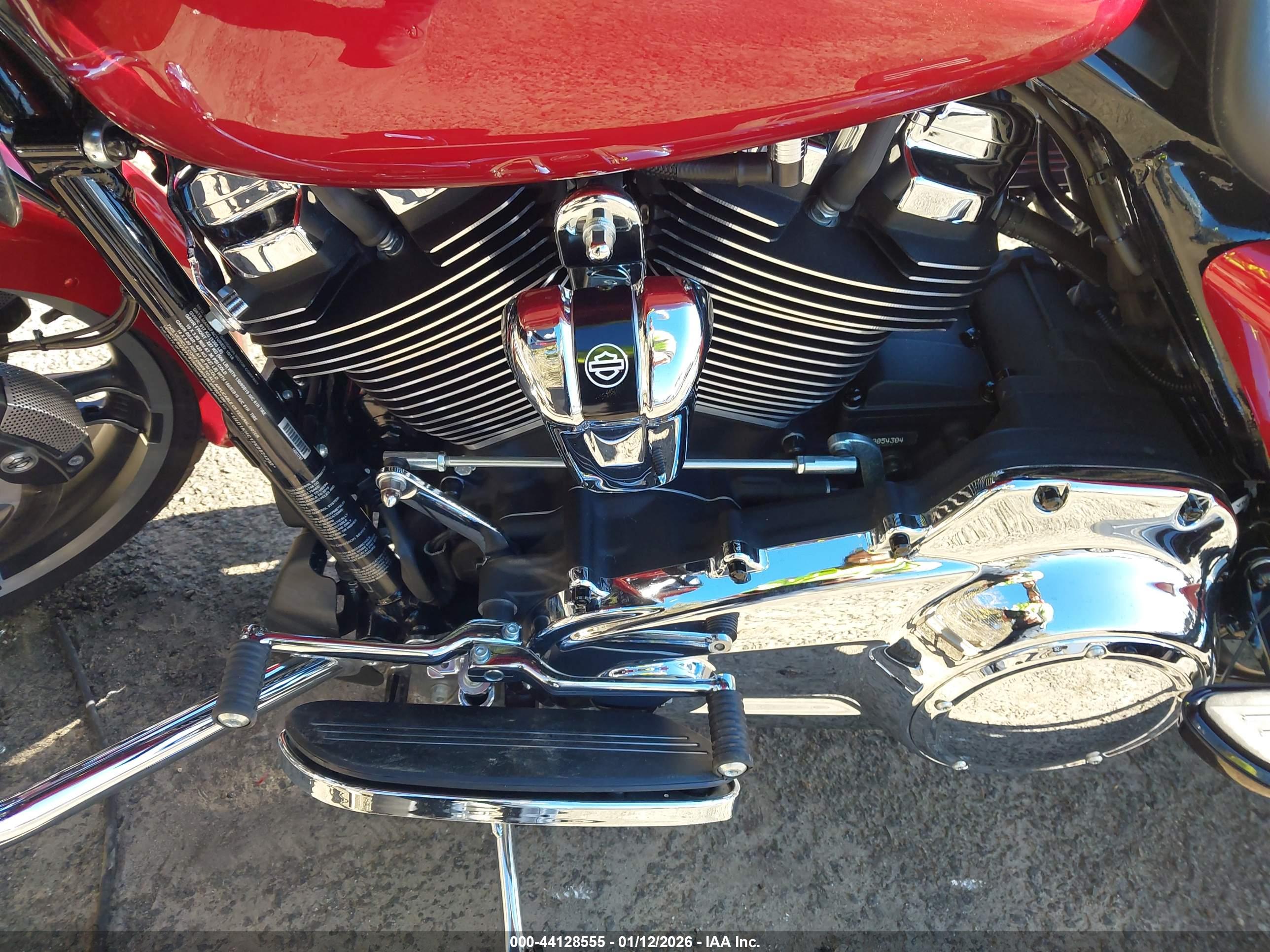 HARLEY-DAVIDSON FLTRX image 9