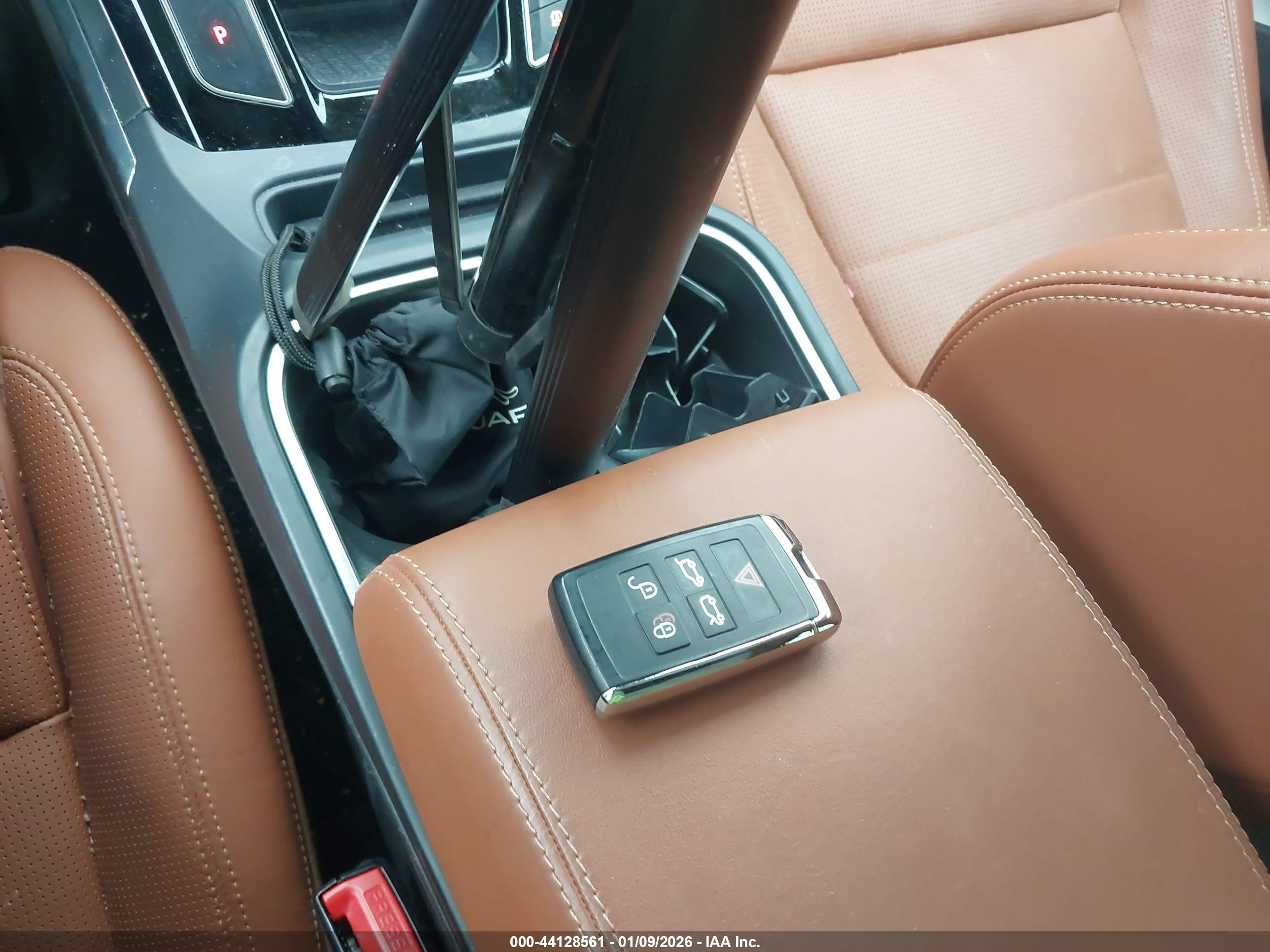 JAGUAR I-PACE image 11