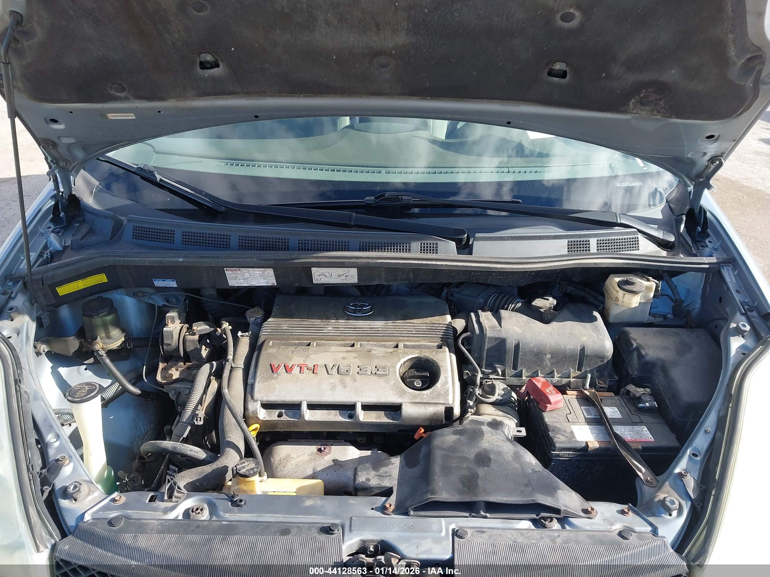 TOYOTA SIENNA image 10