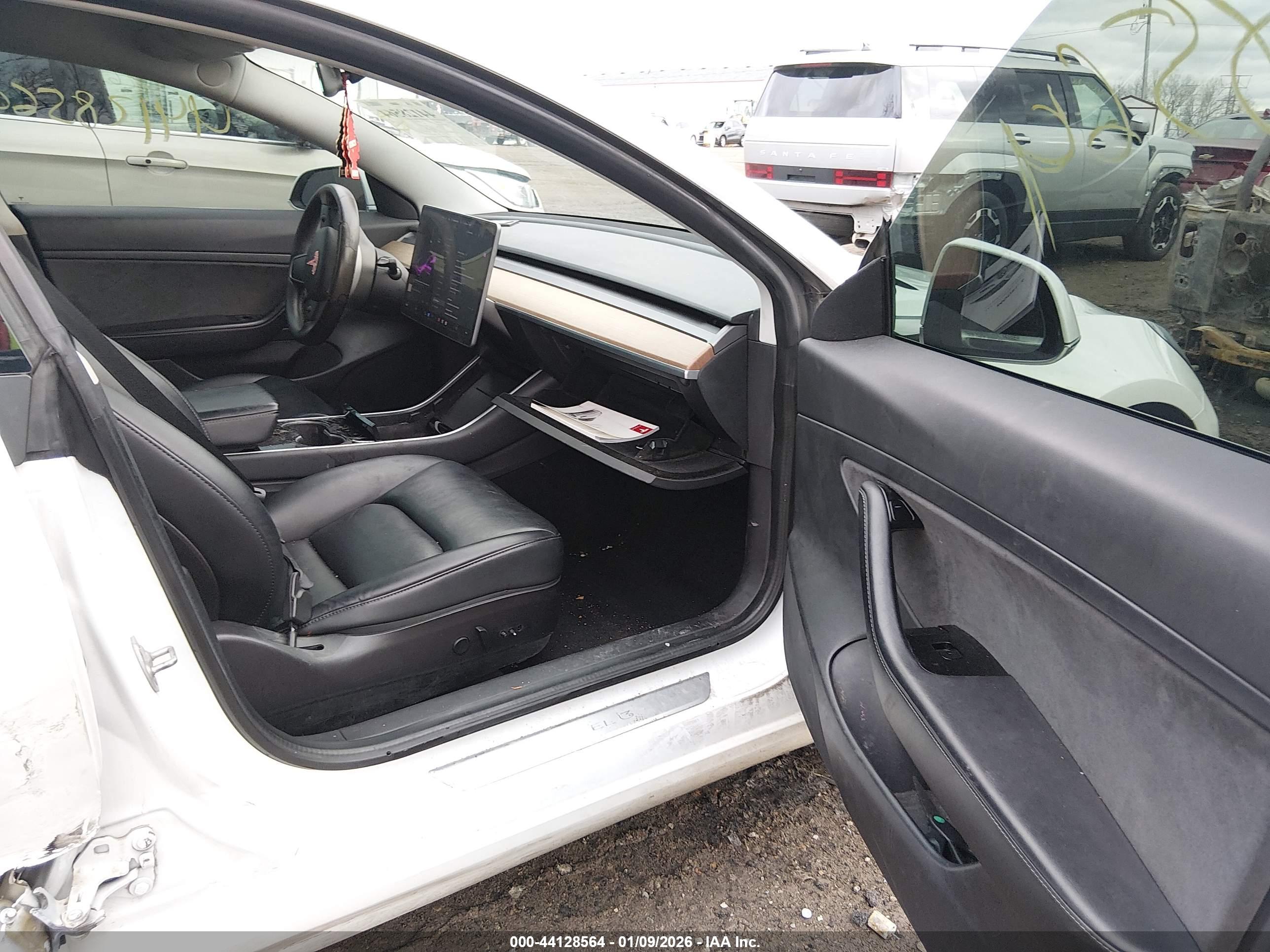 TESLA MODEL image 5
