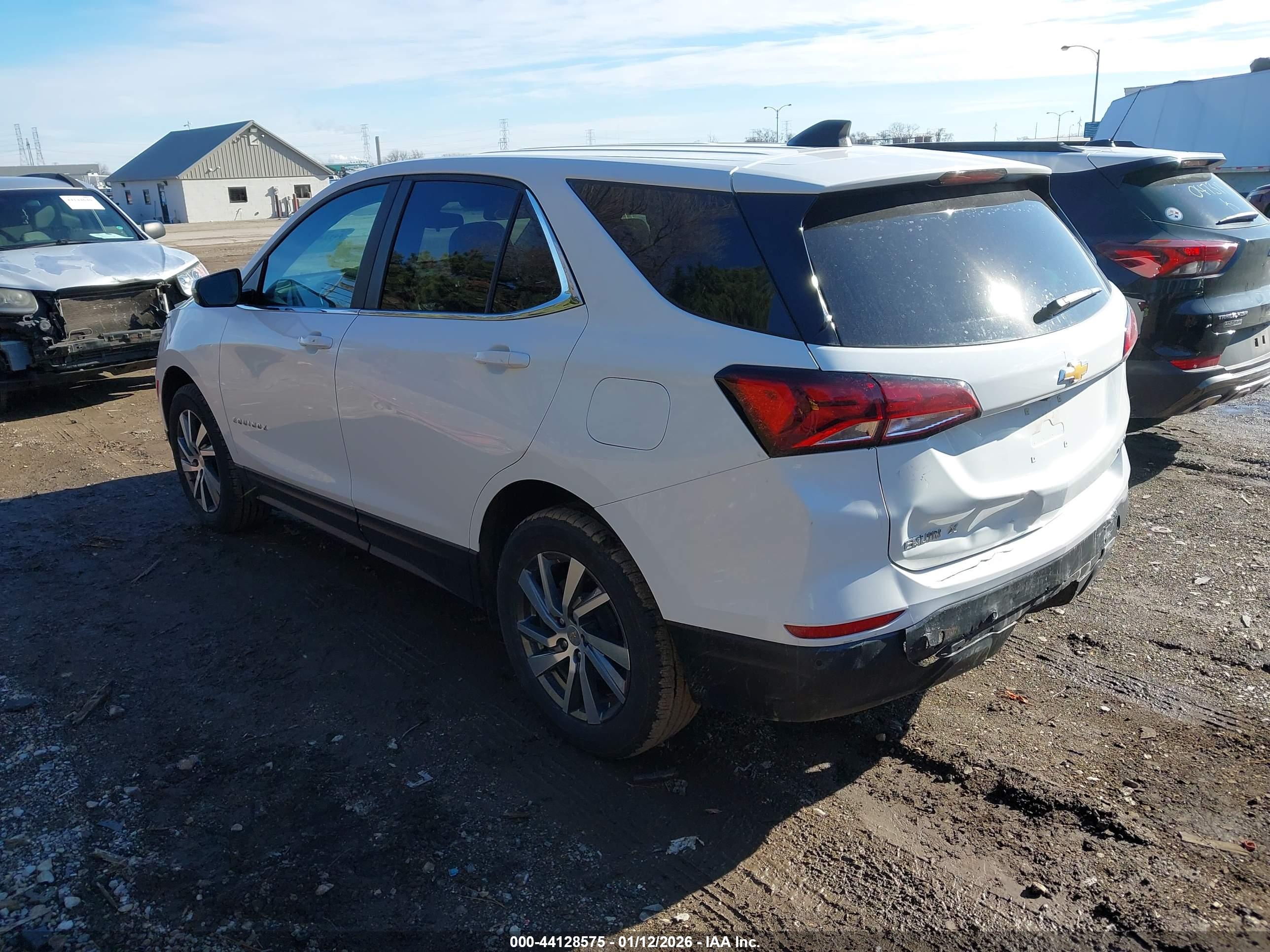 CHEVROLET EQUINOX image 3