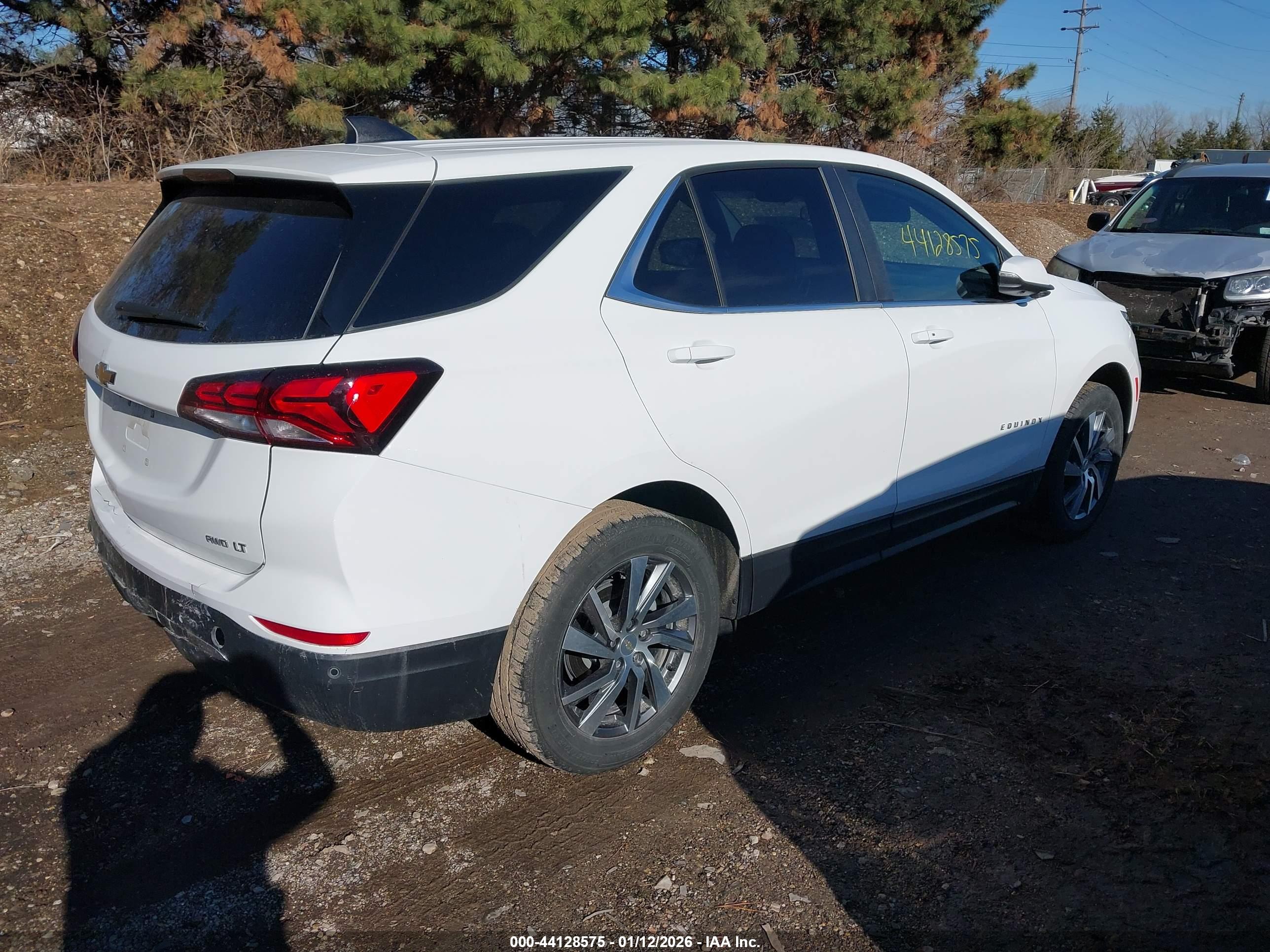 CHEVROLET EQUINOX image 4