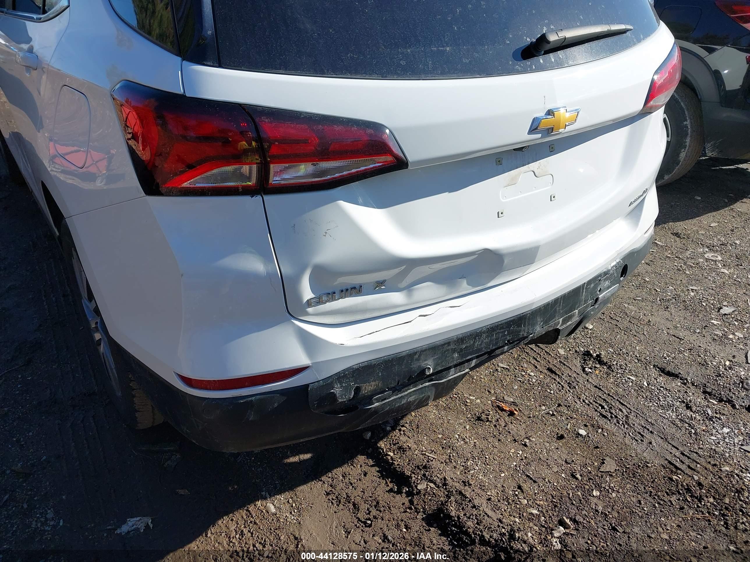 CHEVROLET EQUINOX image 6