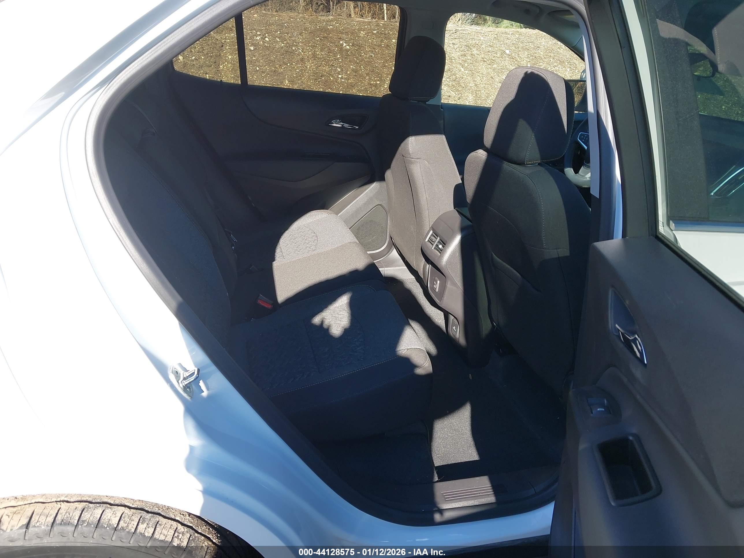 CHEVROLET EQUINOX image 8