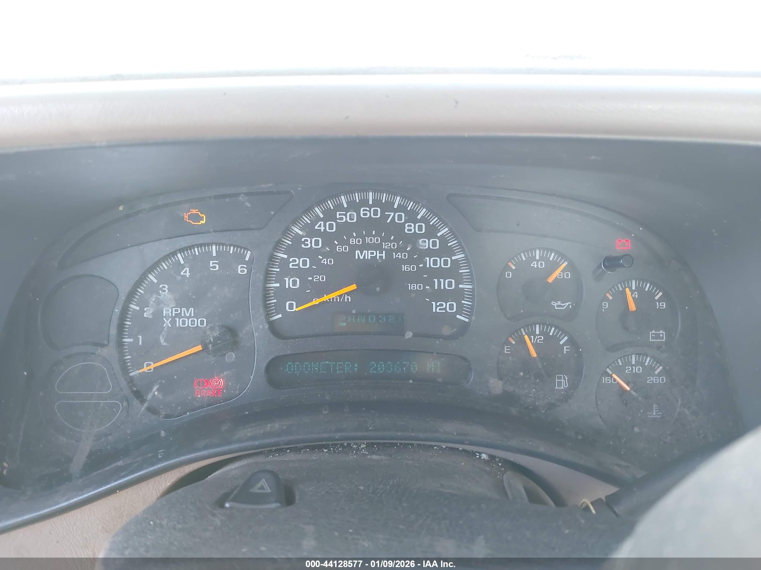 CHEVROLET SILVERADO image 7