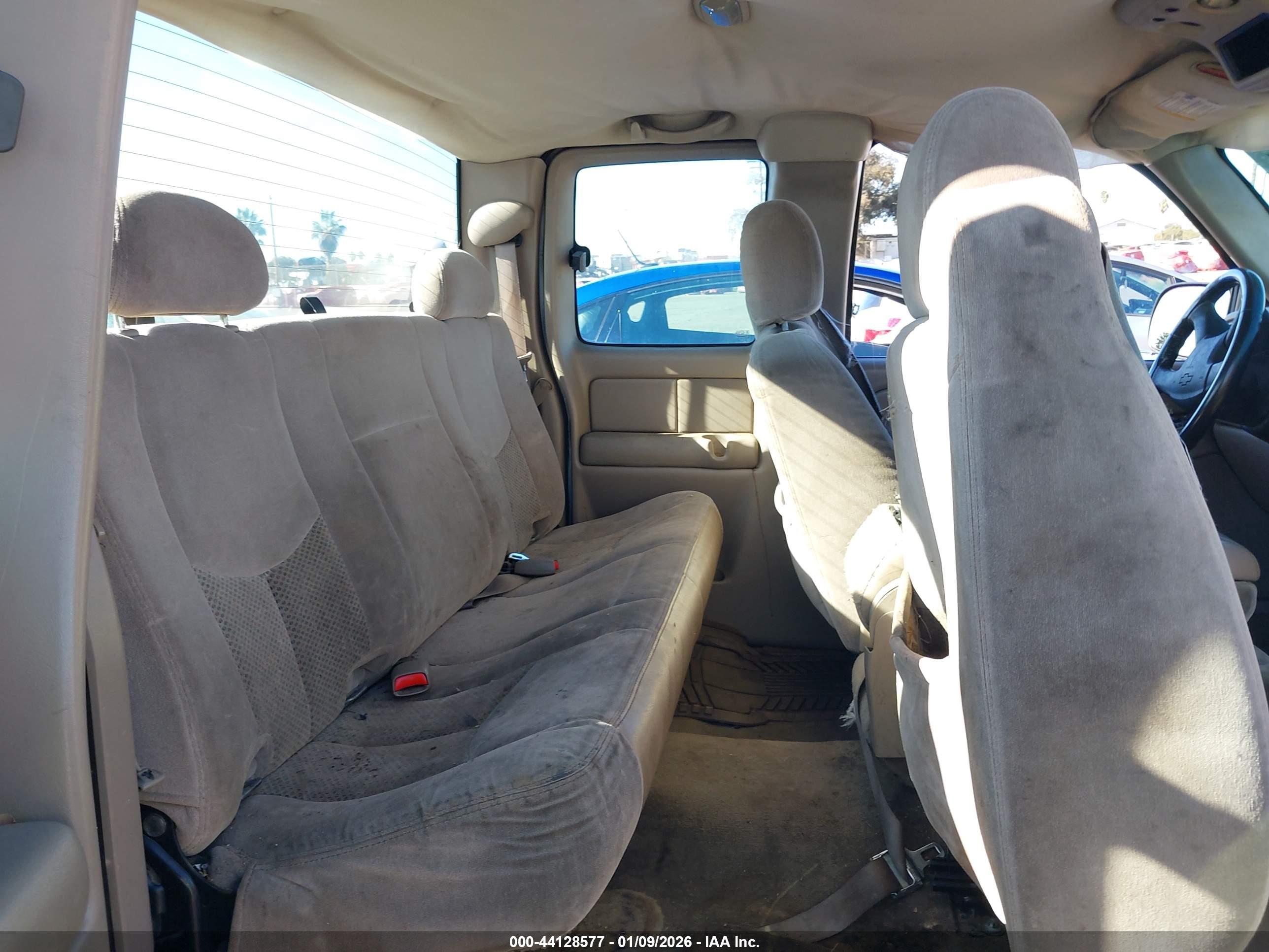 CHEVROLET SILVERADO image 8