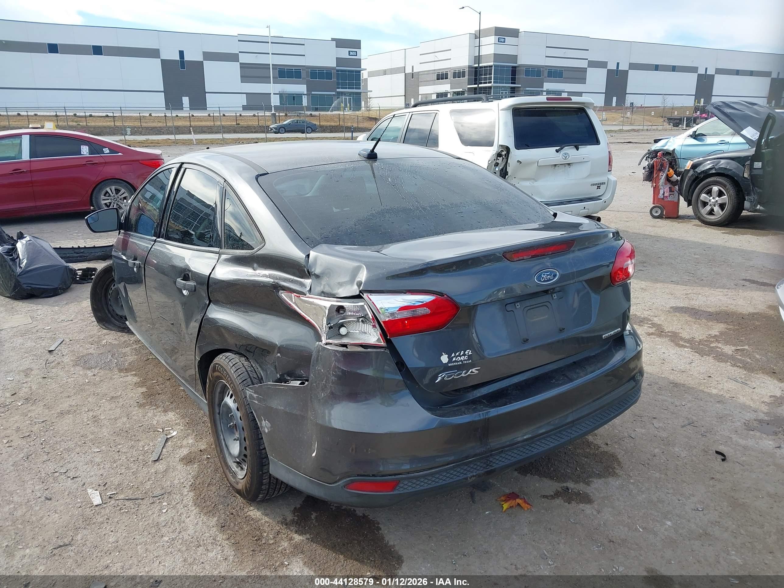 FORD FOCUS image 3