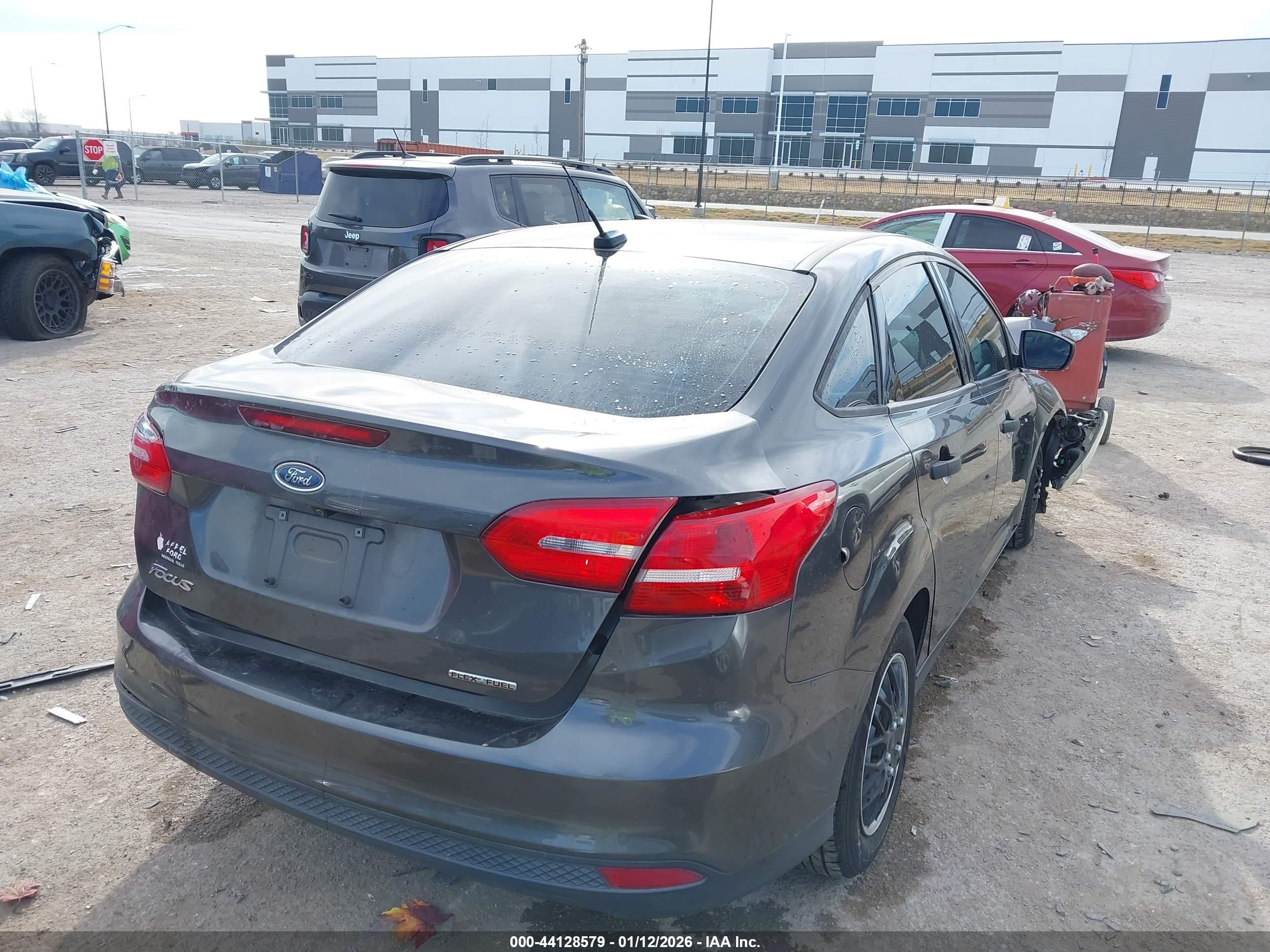 FORD FOCUS image 4