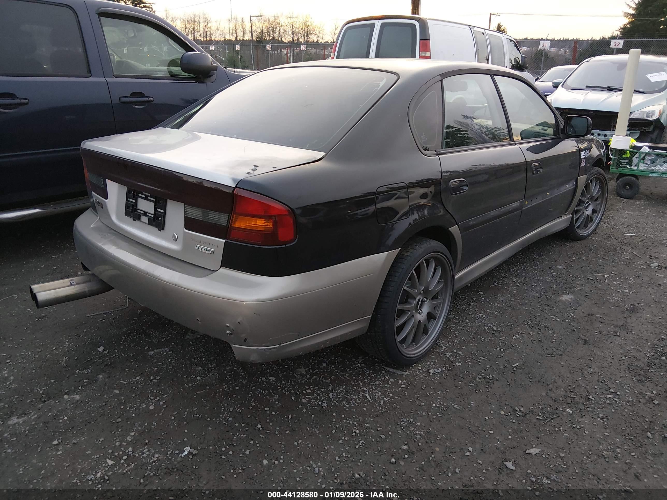 SUBARU OUTBACK image 4