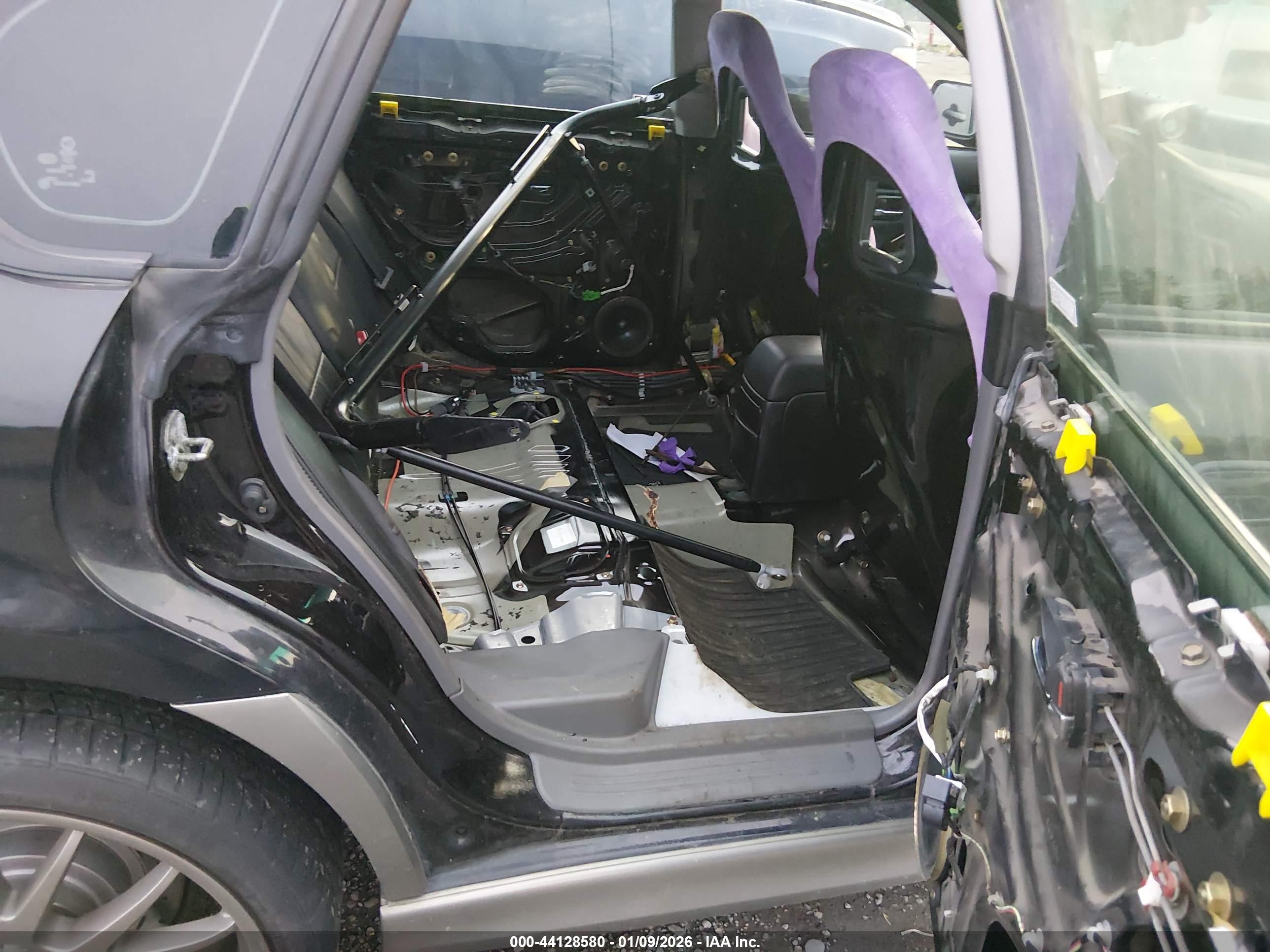 SUBARU OUTBACK image 8