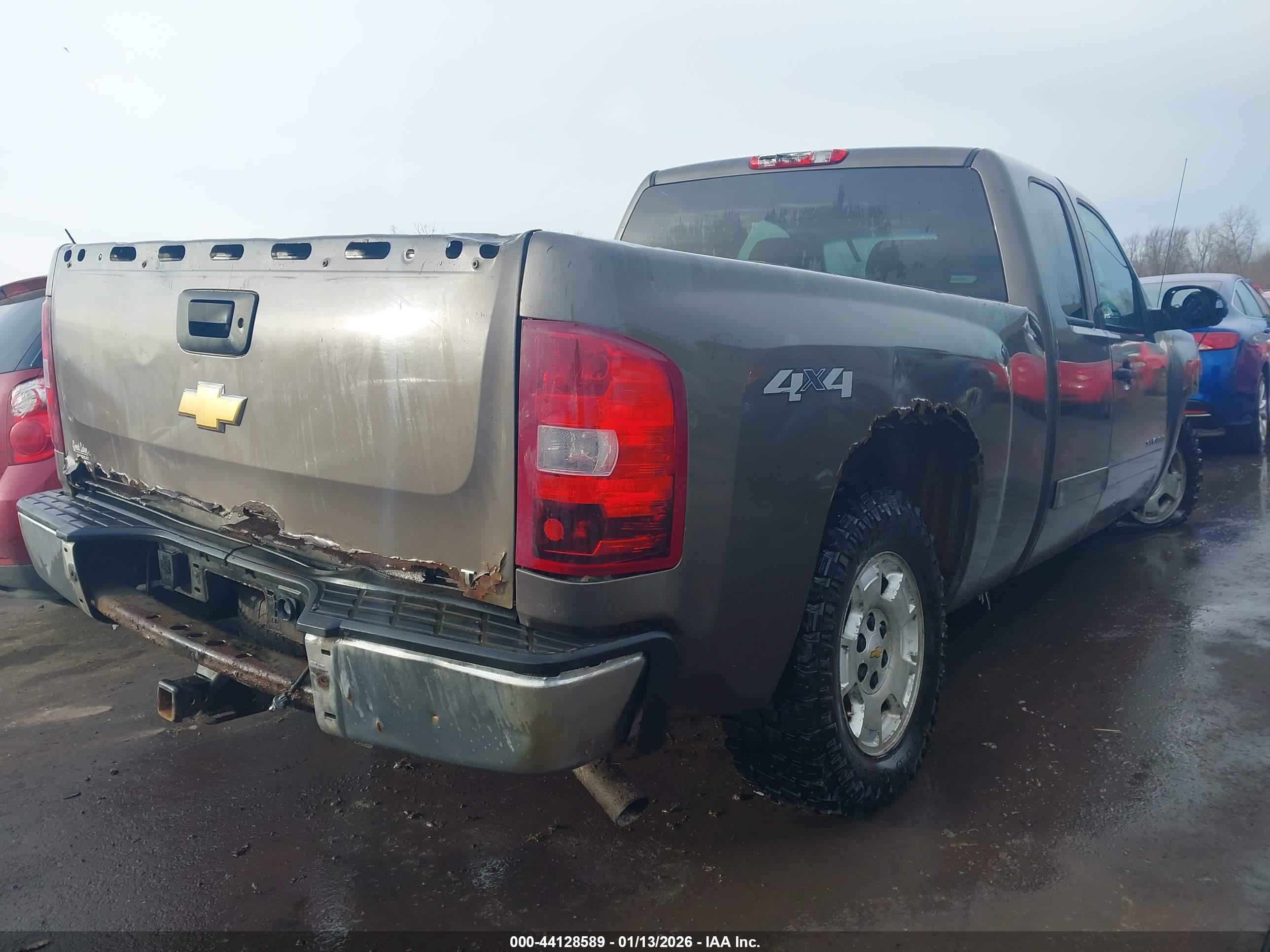 CHEVROLET SILVERADO image 4