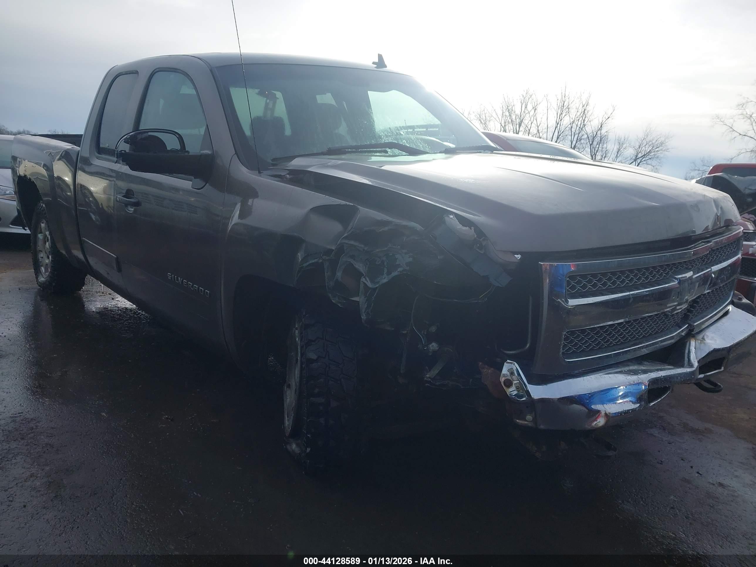 CHEVROLET SILVERADO image 6