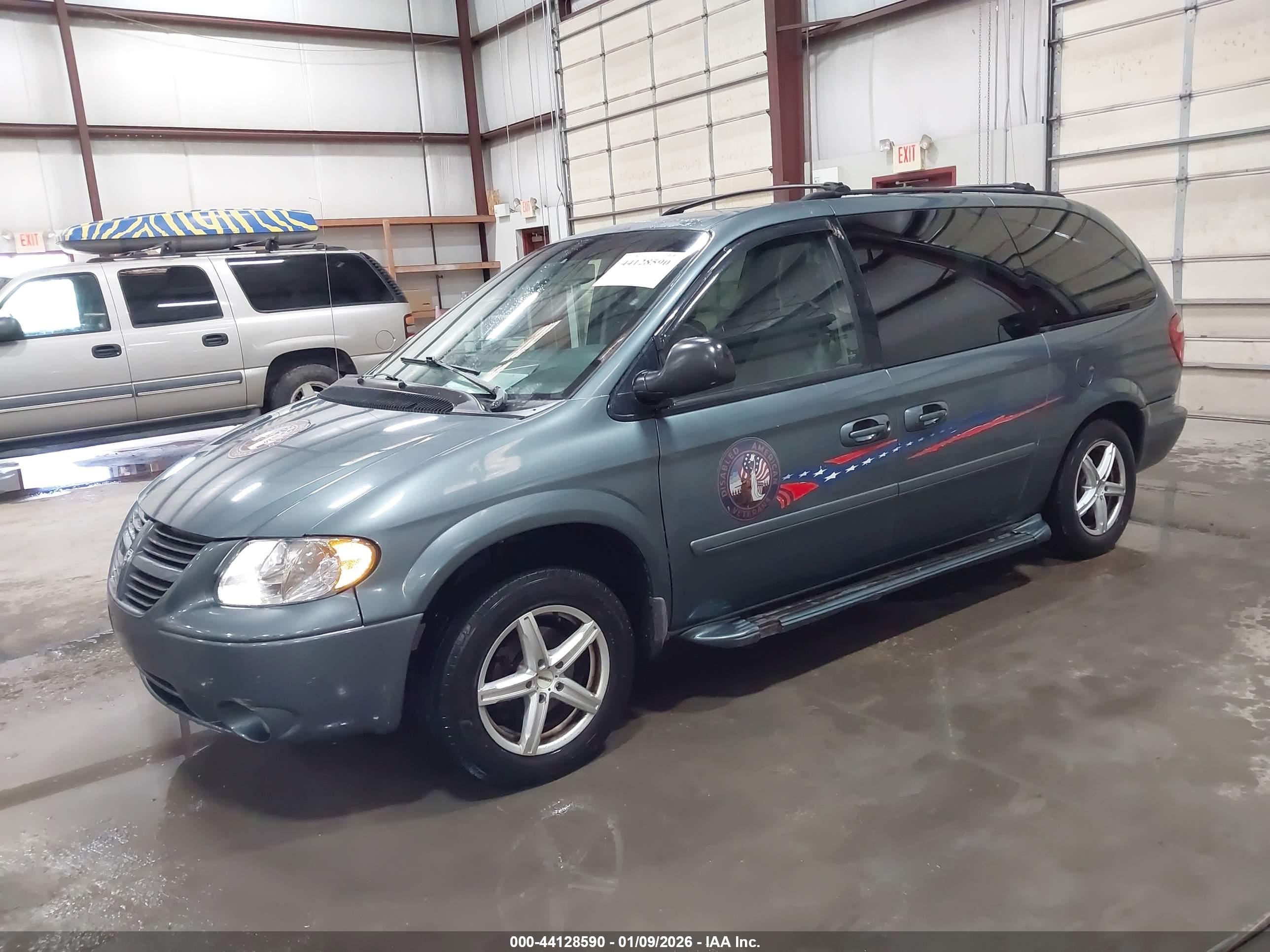 DODGE GRAND image 2
