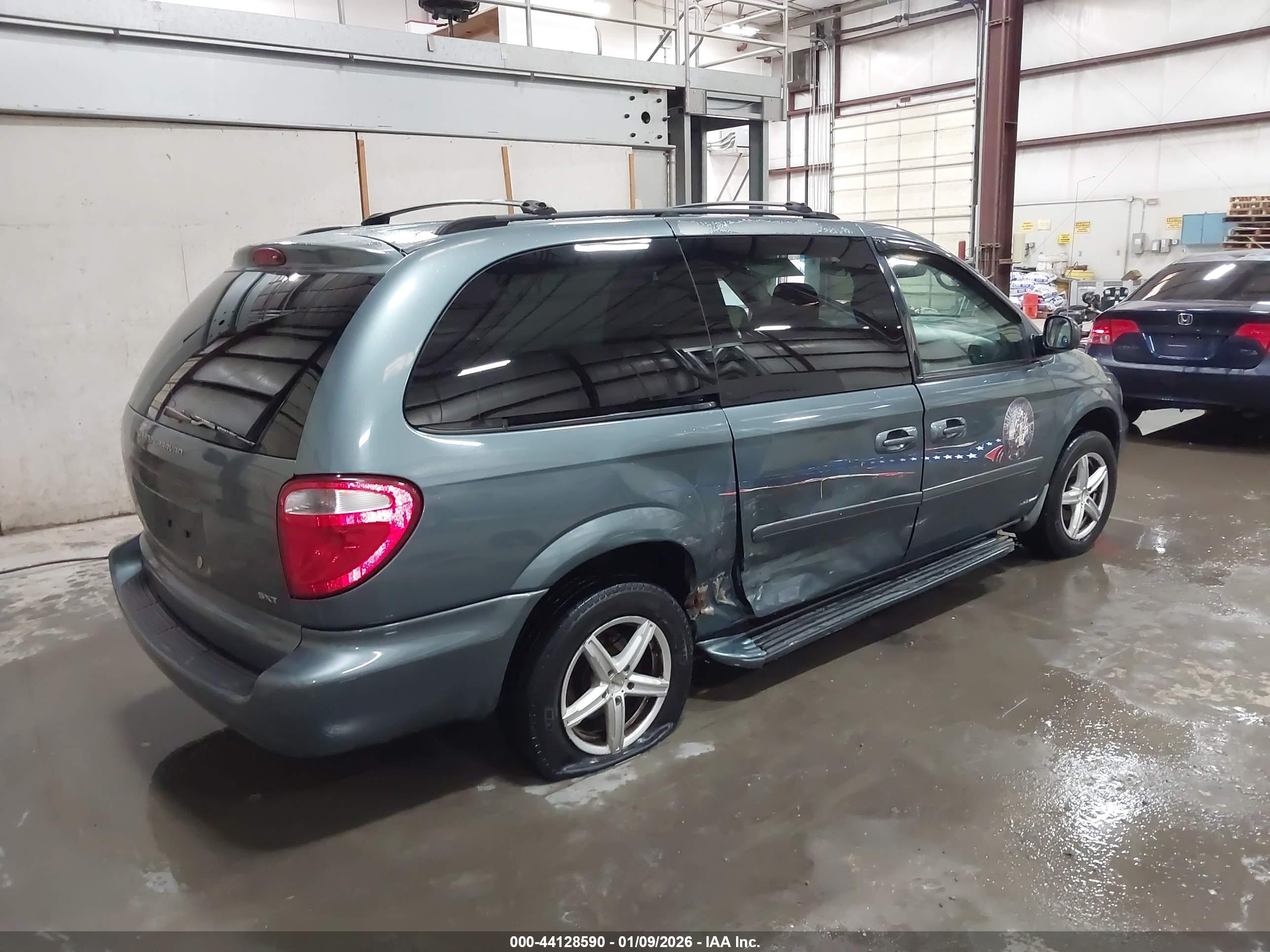 DODGE GRAND image 4