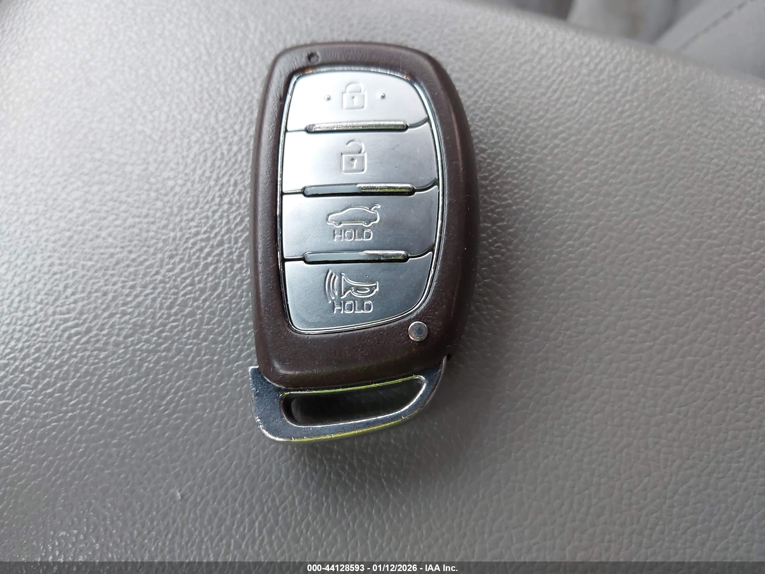 HYUNDAI ELANTRA image 11