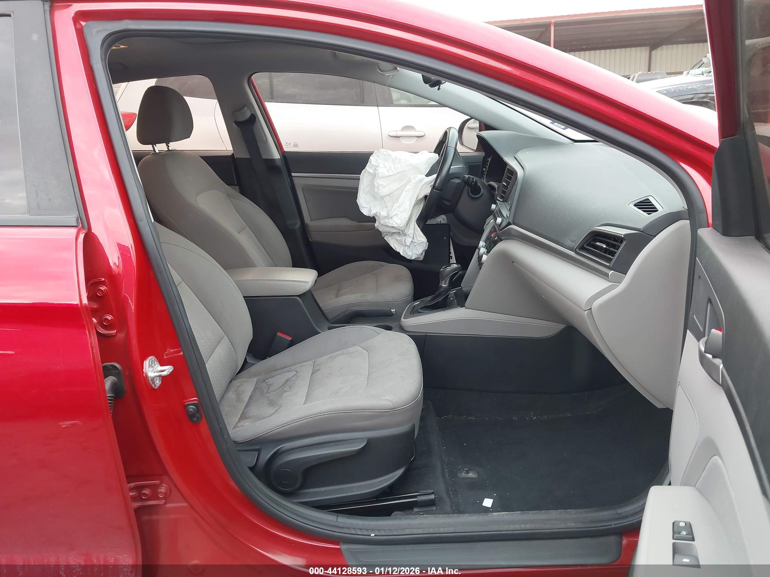 HYUNDAI ELANTRA image 5