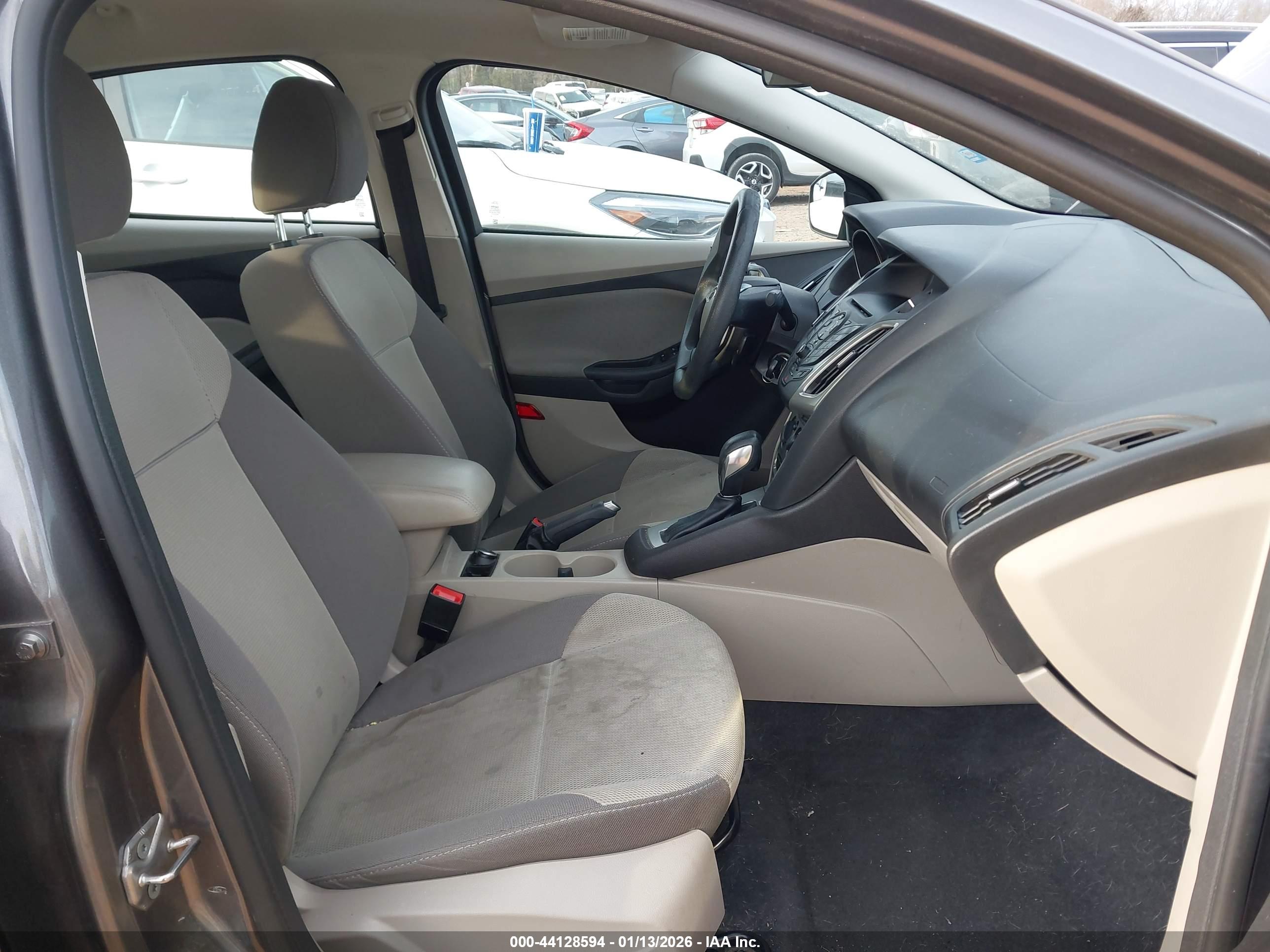 FORD FOCUS image 5