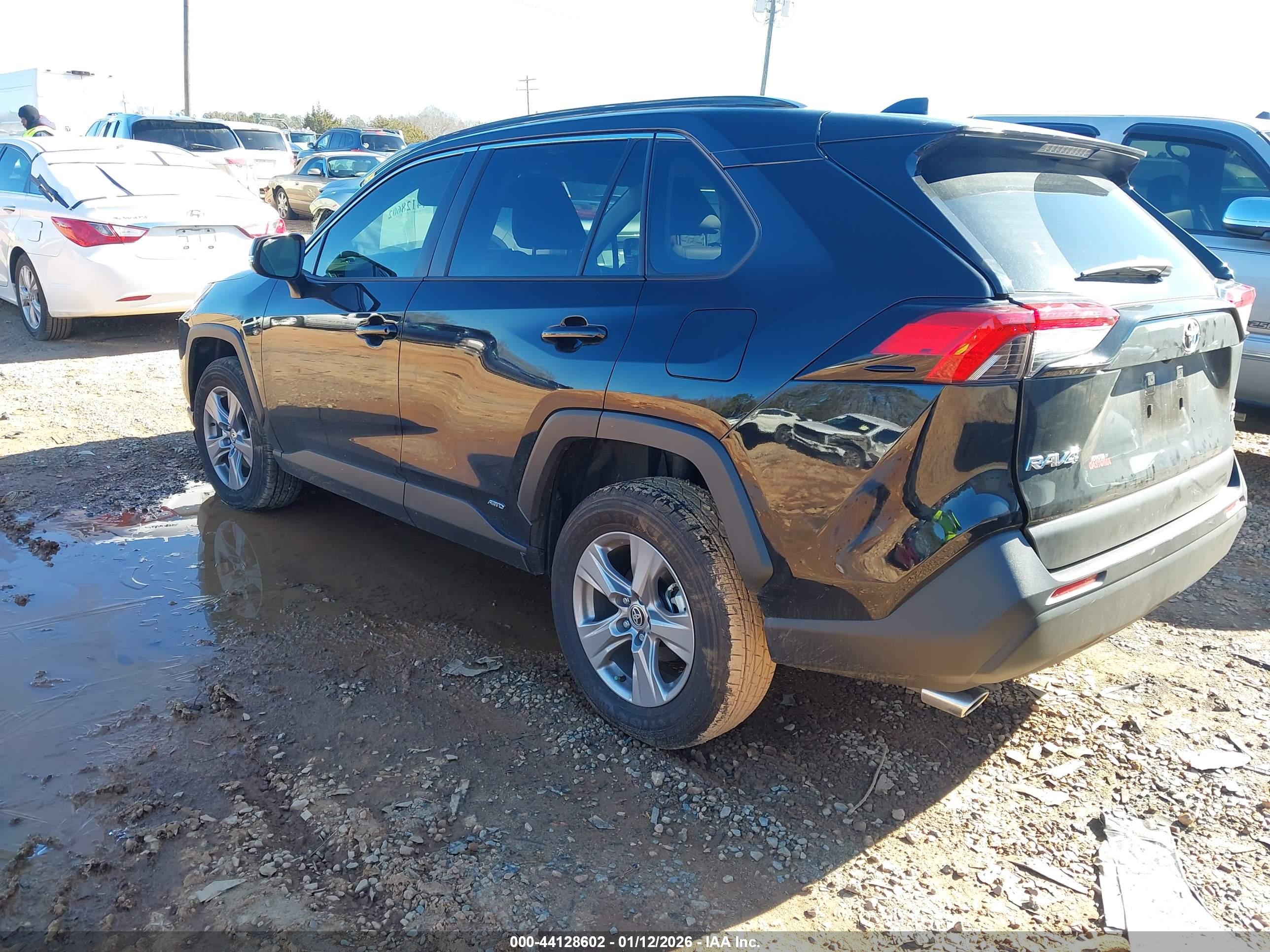 TOYOTA RAV4 image 3
