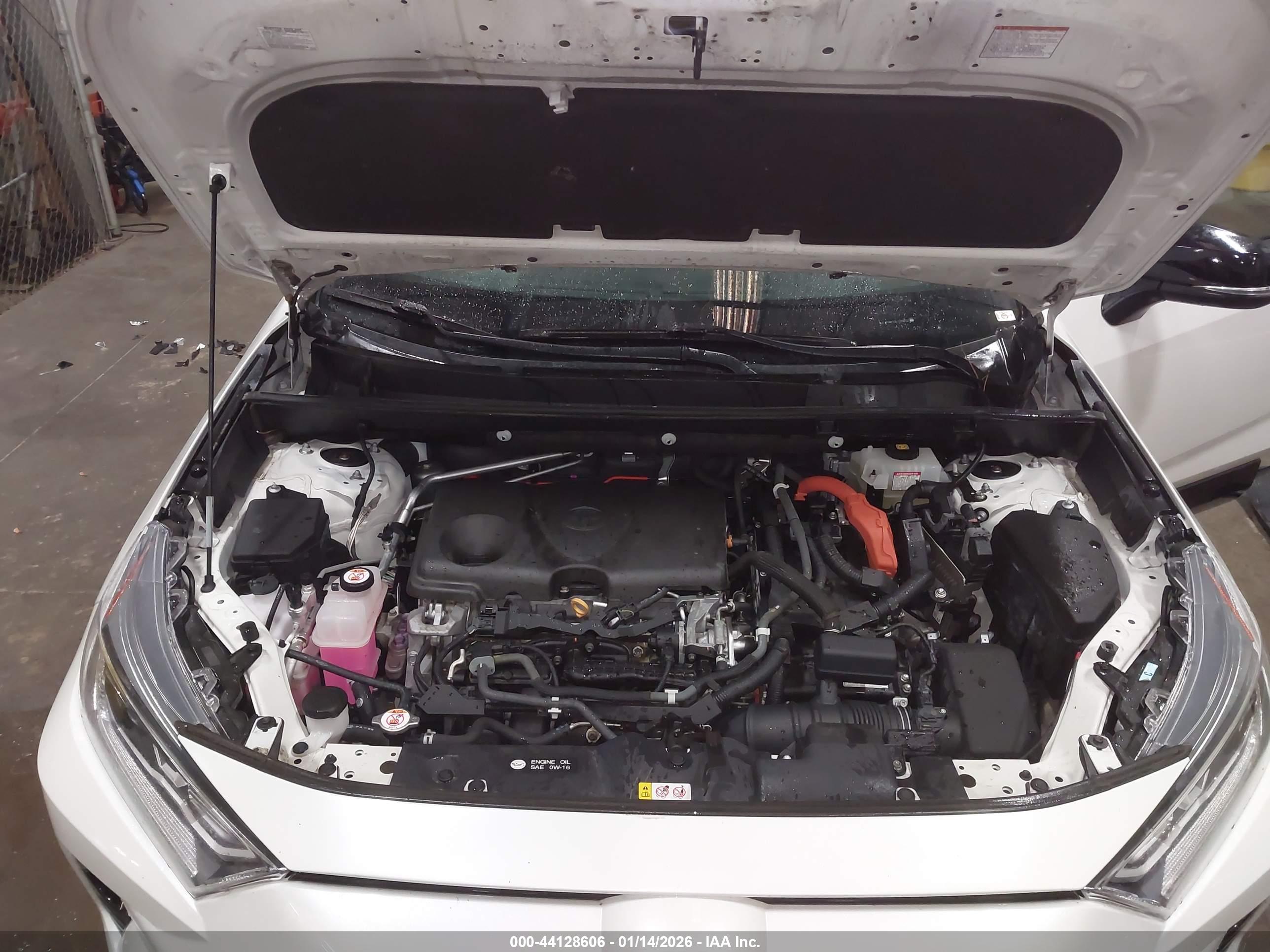 TOYOTA RAV4 image 10