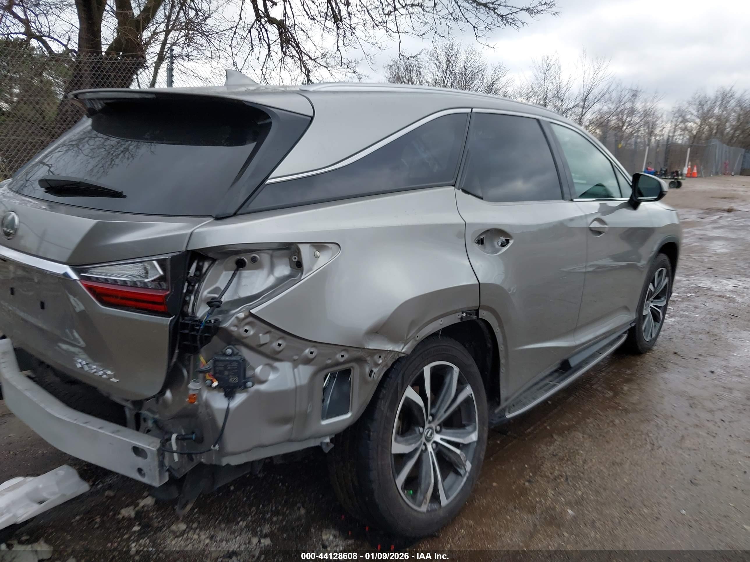 LEXUS RX image 4