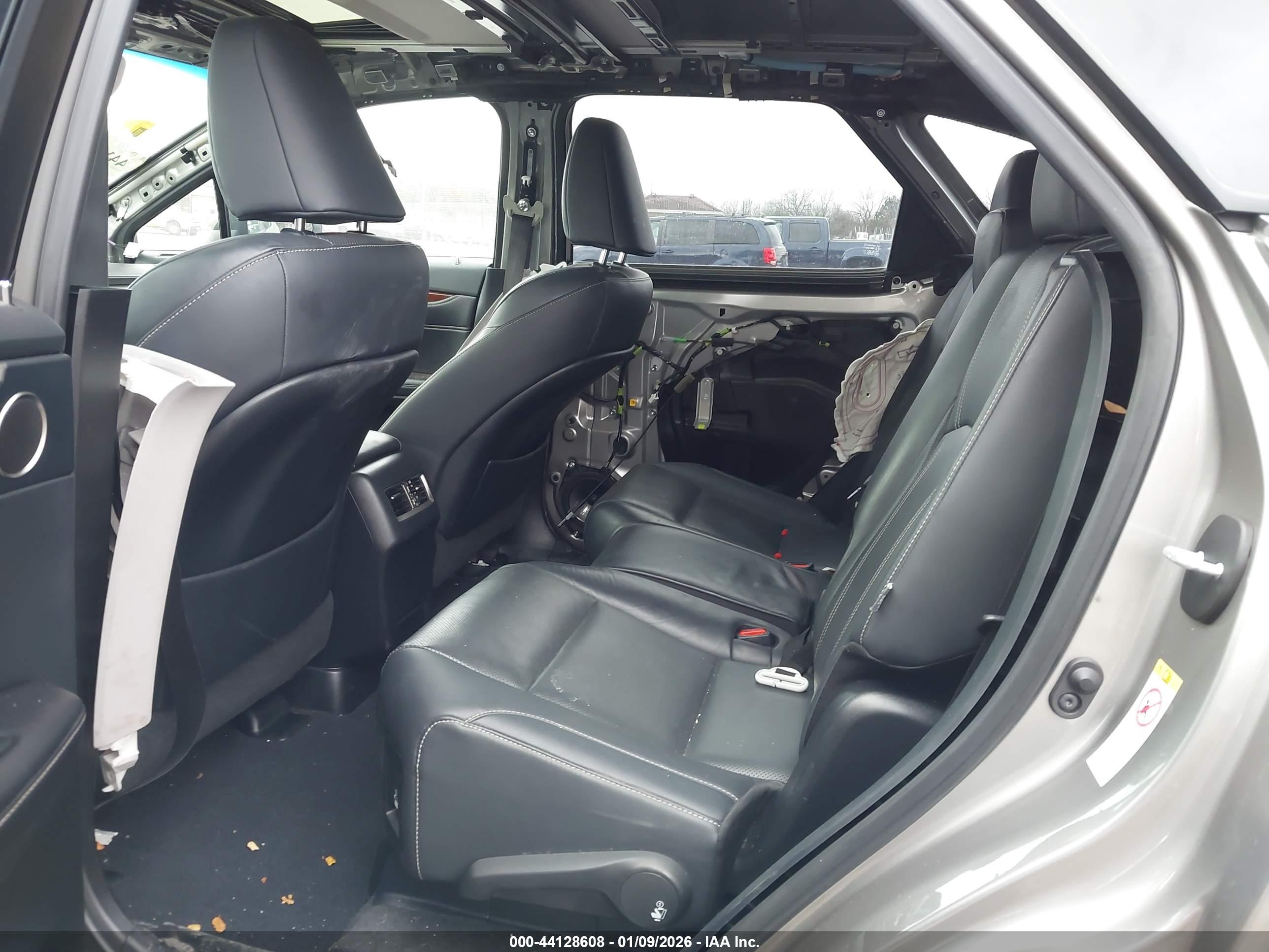 LEXUS RX image 8