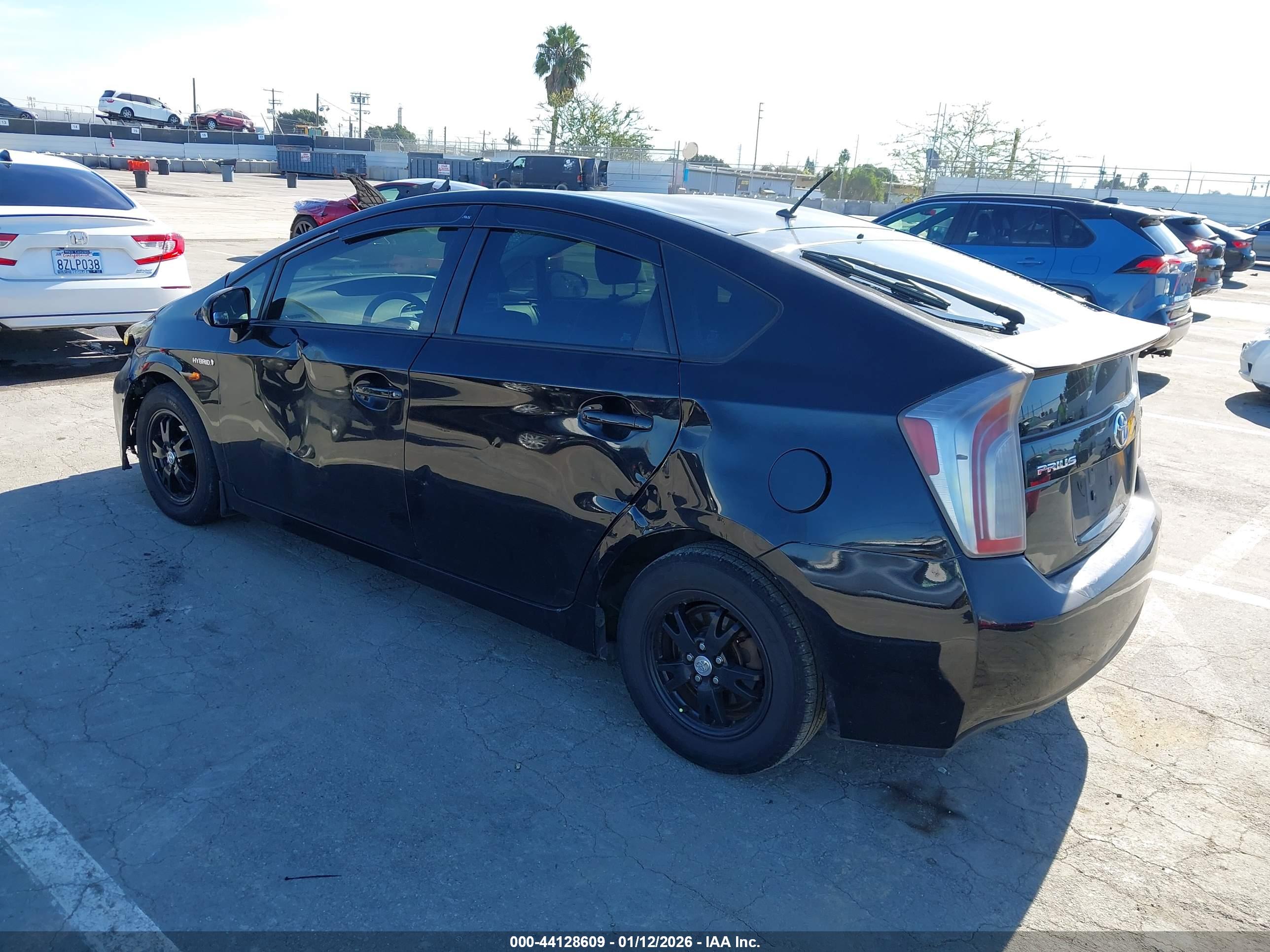 TOYOTA PRIUS image 3